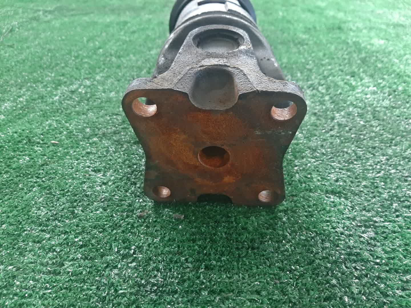 Кардан задний JEEP CHEROKEE KK P52853466AB 3 ракурс Кардан задний JEEP CHEROKEE KK P52853466AB 3 ракурс