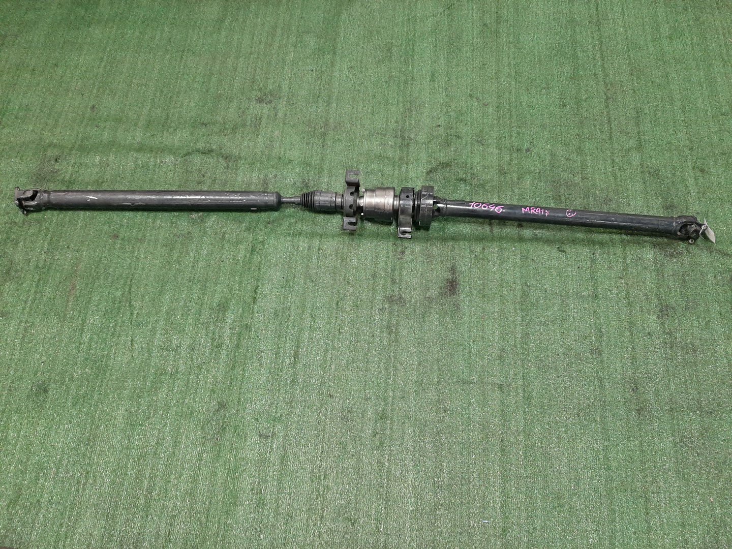 Кардан задний SUZUKI HUSTLER MR41S R06A 10646 1 ракурс