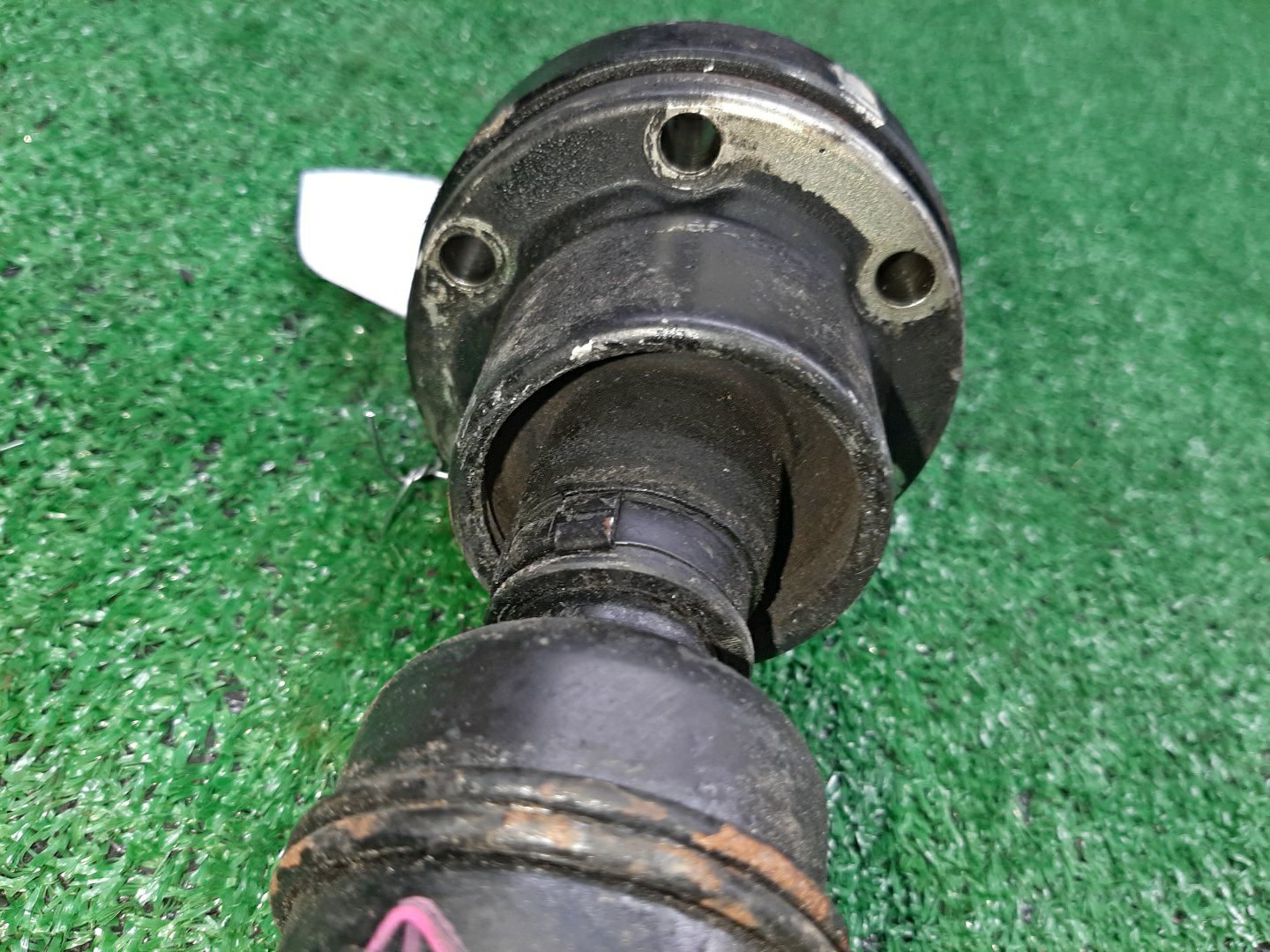 Кардан передний SUZUKI ESCUDO TDA4W J24B 10811 2 ракурс Кардан передний SUZUKI ESCUDO TDA4W J24B 10811 2 ракурс