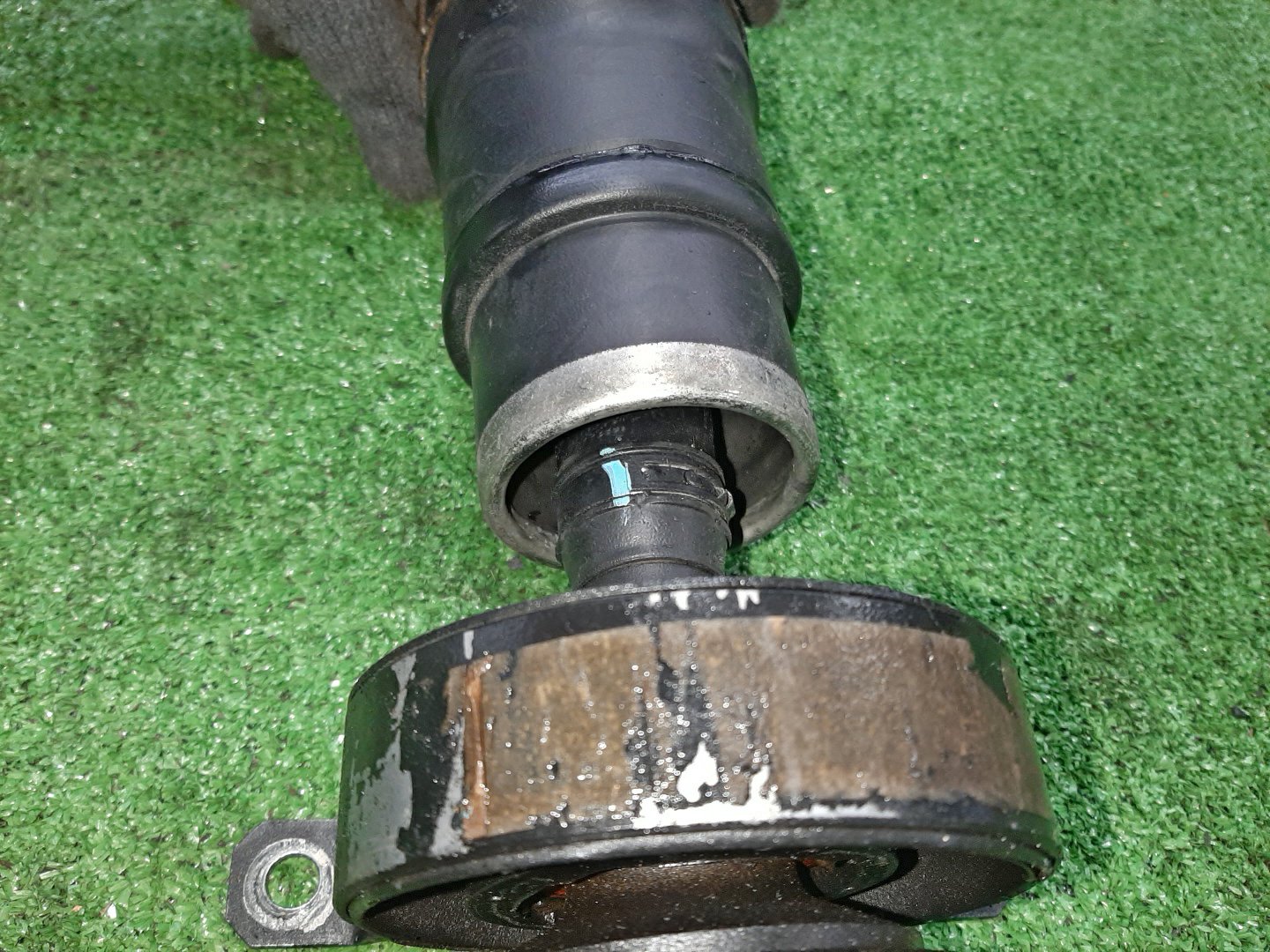 Кардан задний LAND ROVER RANGE ROVER EVOQUE L538 204DTD 10996 4 ракурс Кардан задний LAND ROVER RANGE ROVER EVOQUE L538 204DTD 10996 4 ракурс
