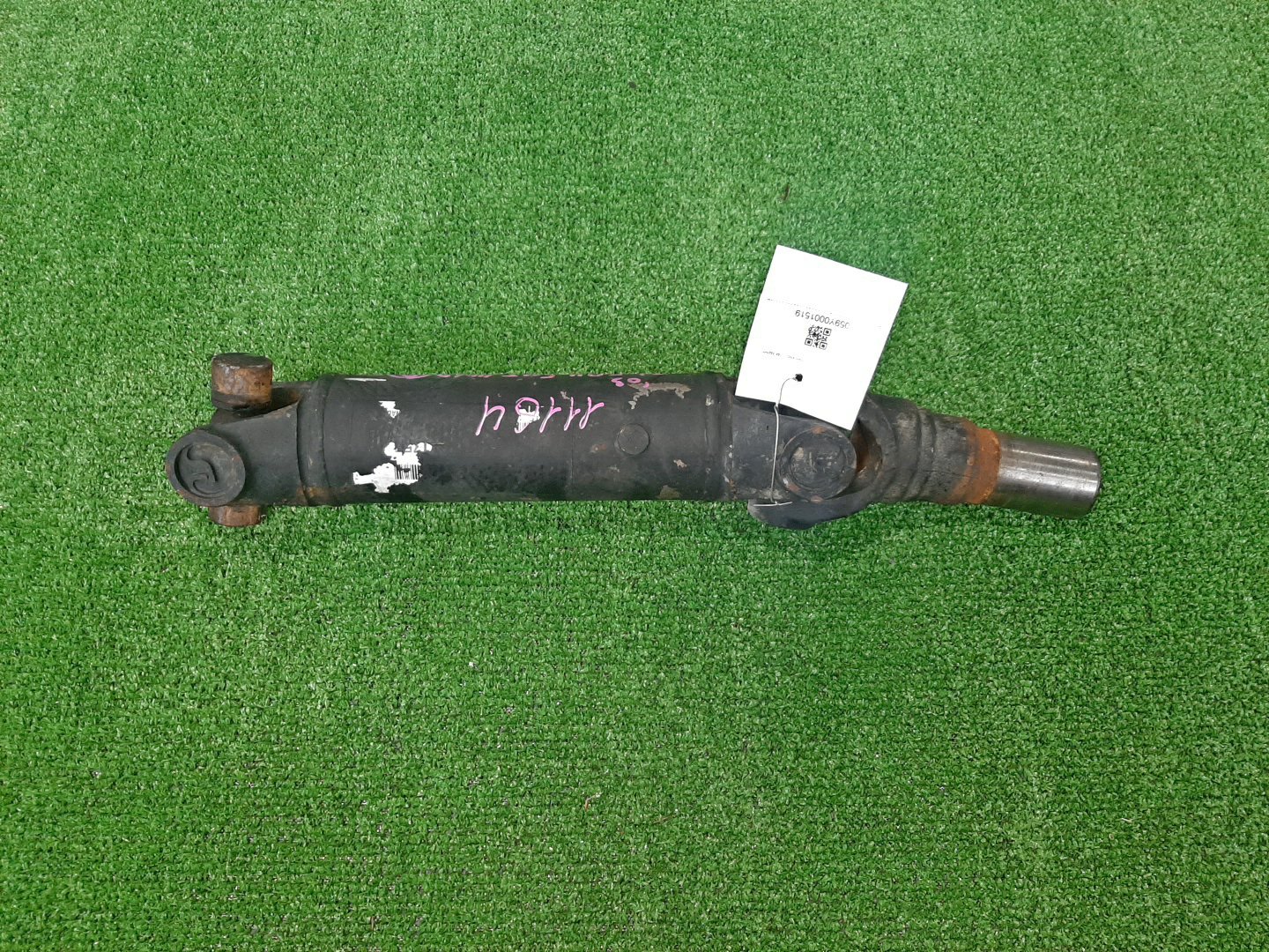 Кардан задний JEEP WRANGLER TJ ERH 11164 1 ракурс Кардан задний JEEP WRANGLER TJ ERH 11164 1 ракурс