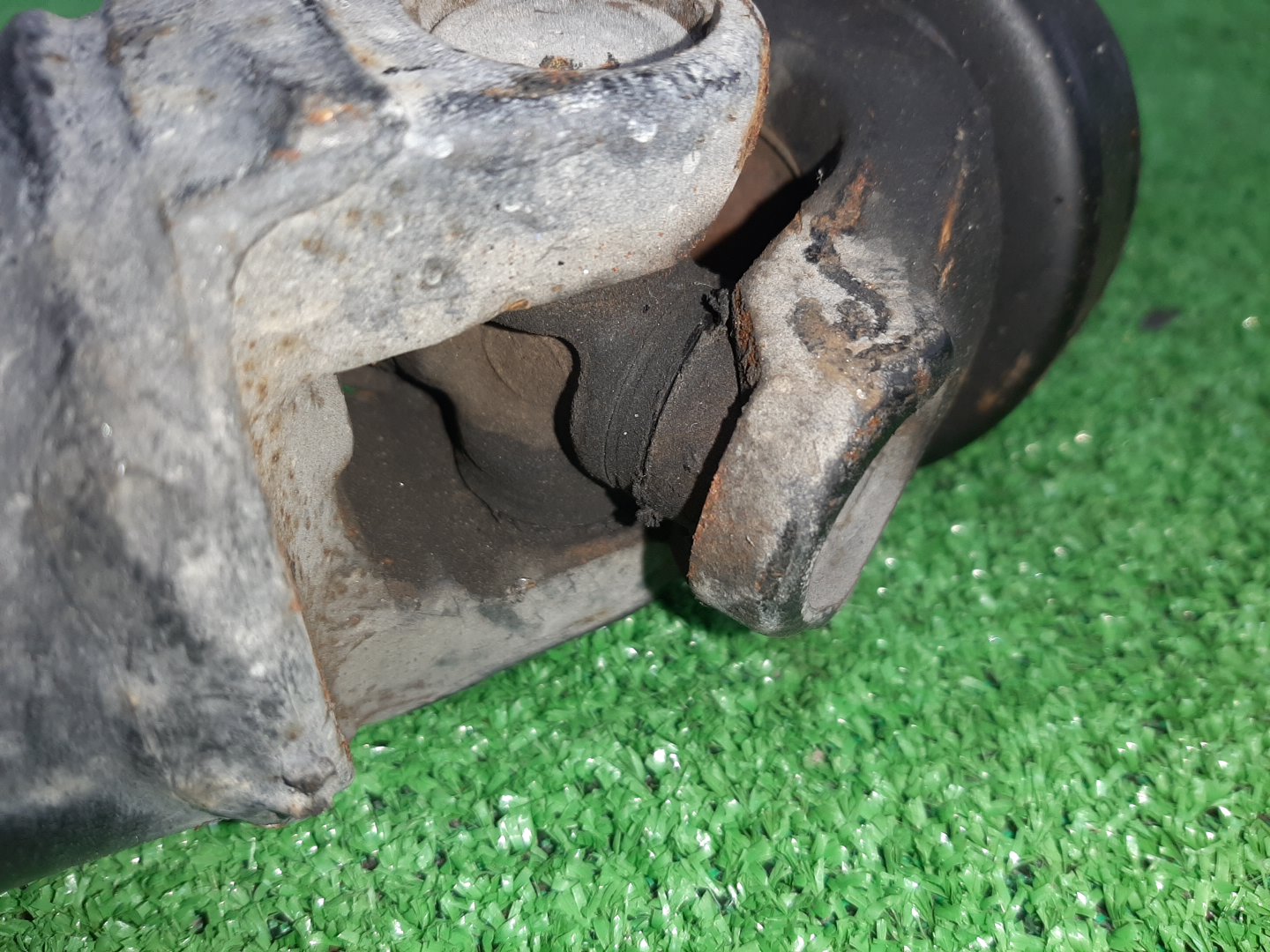 Кардан задний TOYOTA NOAH AZR65G 1AZ-FSE 1710 2 ракурс