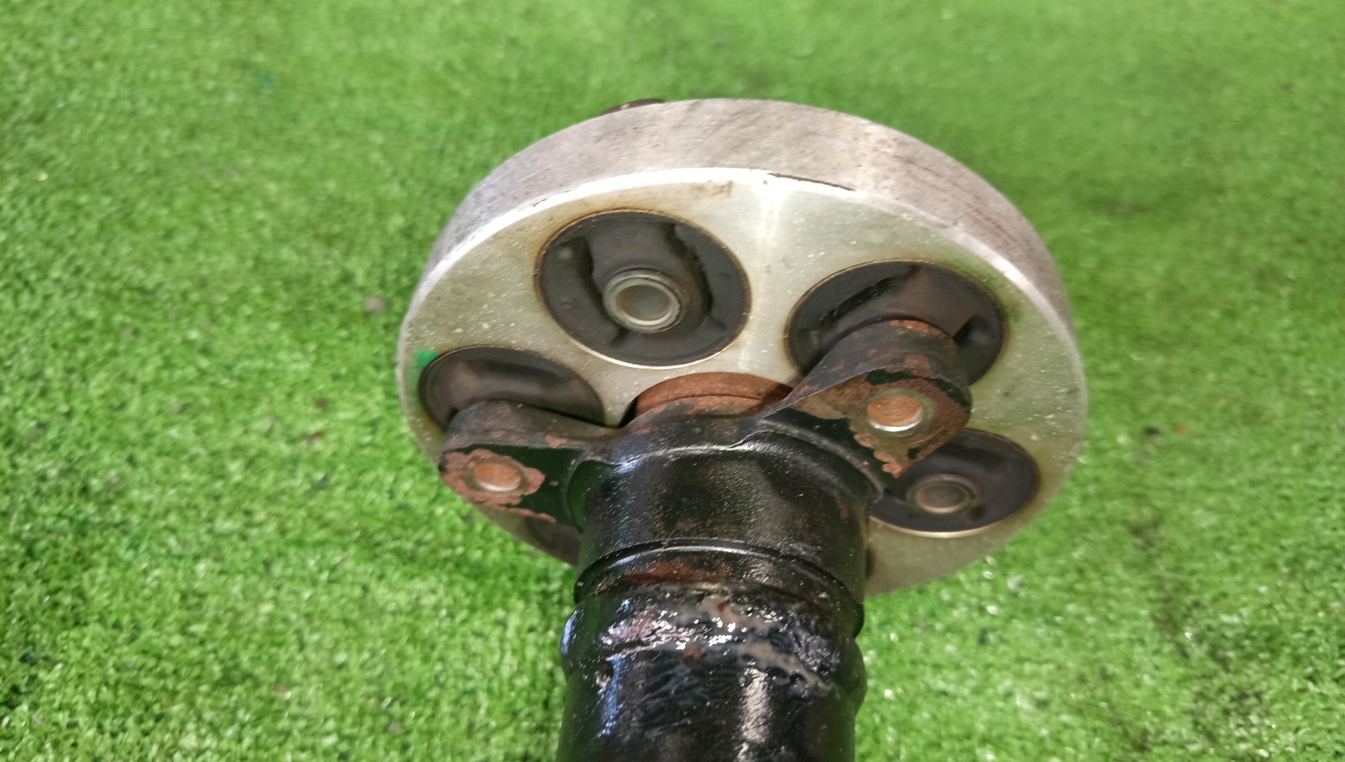 Кардан TOYOTA ESTIMA EMINA CXR20G 3C-T 1741 2 ракурс Кардан TOYOTA ESTIMA EMINA CXR20G 3C-T 1741 2 ракурс