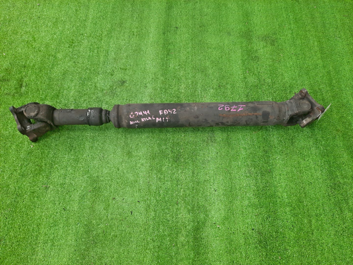 Кардан задний NISSAN ATLAS H41 FD42 1792 1 ракурс Кардан задний NISSAN ATLAS H41 FD42 1792 1 ракурс