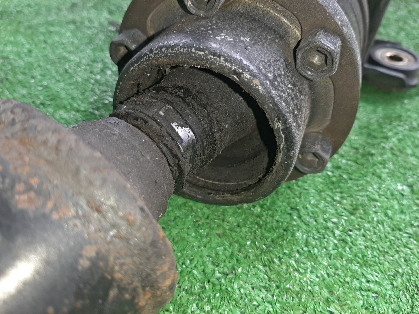 Кардан задний MITSUBISHI LEGNUM EC5W 6A13 11233 2 ракурс