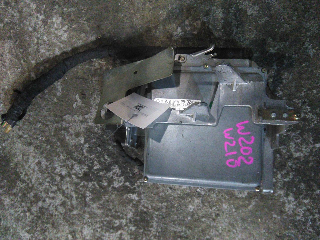 MERCEDES-BENZ C-Class W202 A0185452832 1 ракурс MERCEDES-BENZ C-Class W202 A0185452832 1 ракурс