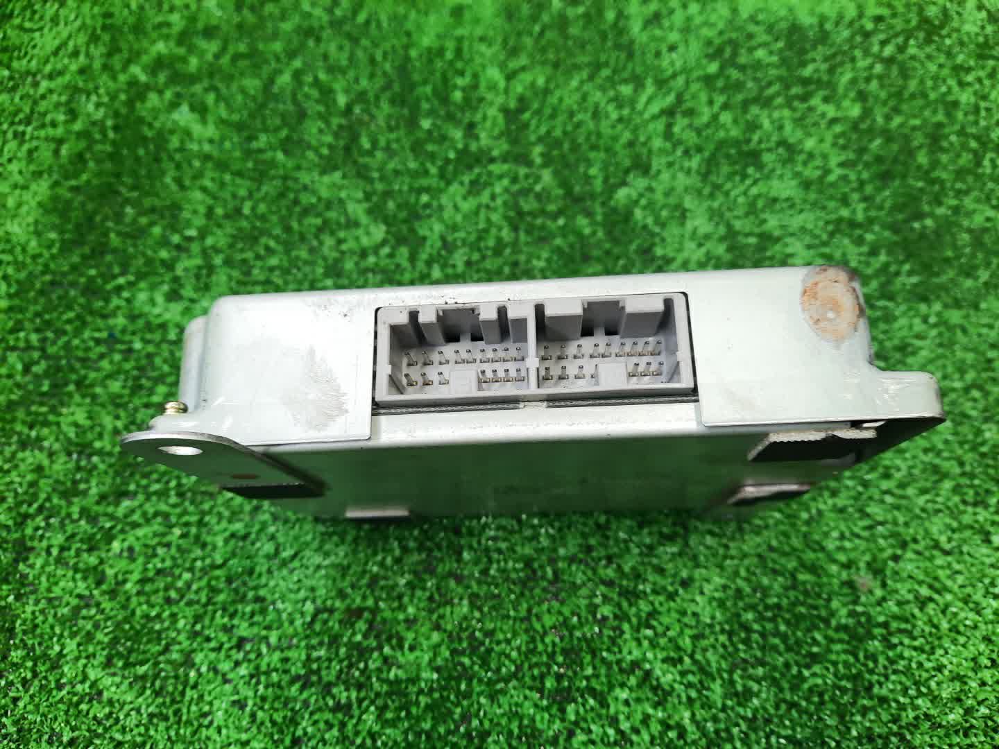  MAZDA BONGO FRIENDEE SG5W J5-DE 31036UM103 2 ракурс