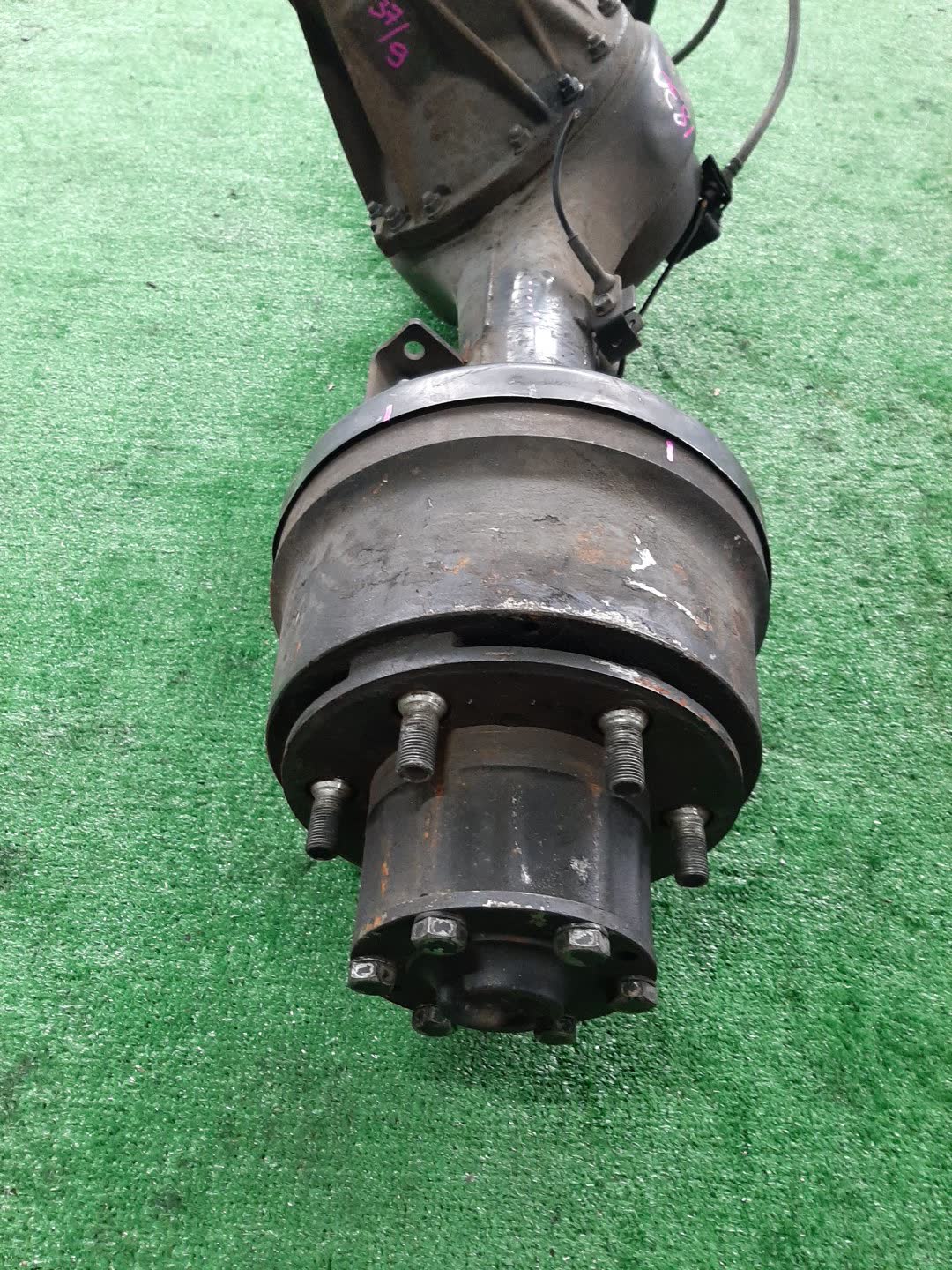 Мост задний NISSAN ATLAS F24 ZD30DD 1830 4 ракурс
