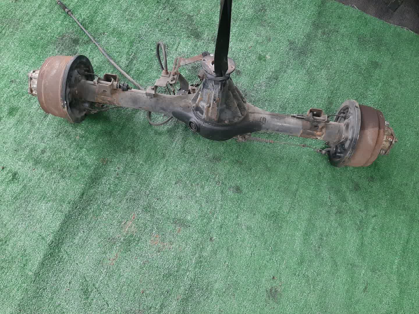 Мост задний MAZDA BONGO SK82L F8 3136 1 ракурс