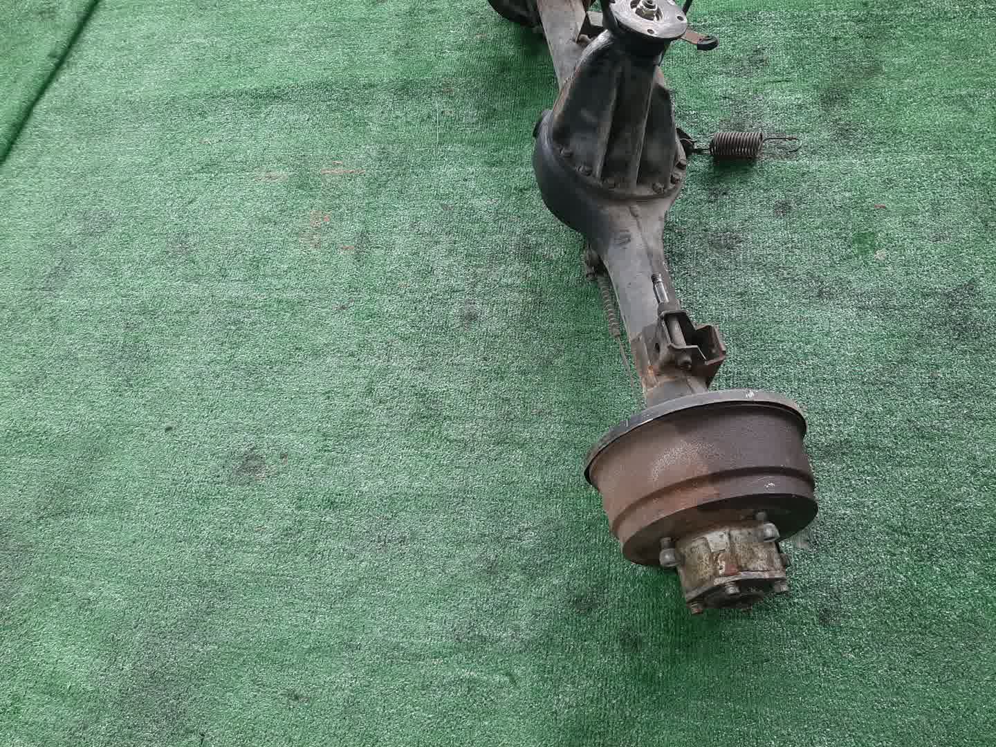 Мост задний MAZDA BONGO SK82L F8 3136 4 ракурс