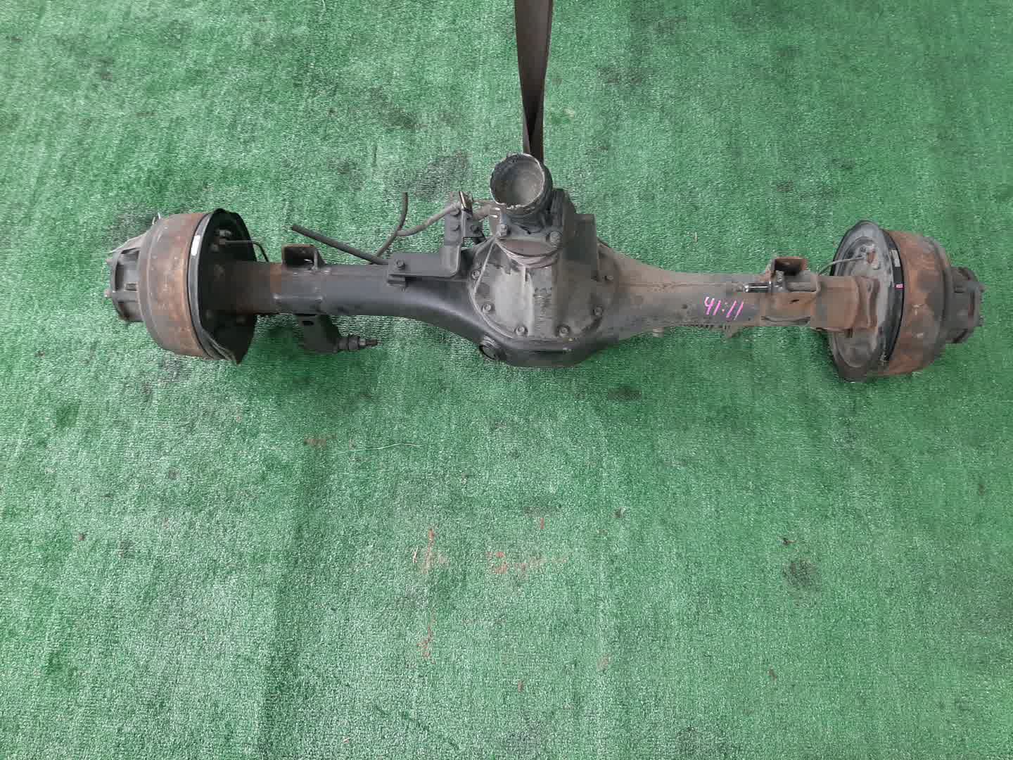 Мост задний NISSAN VANETTE SKF2VN RF 3137 1 ракурс
