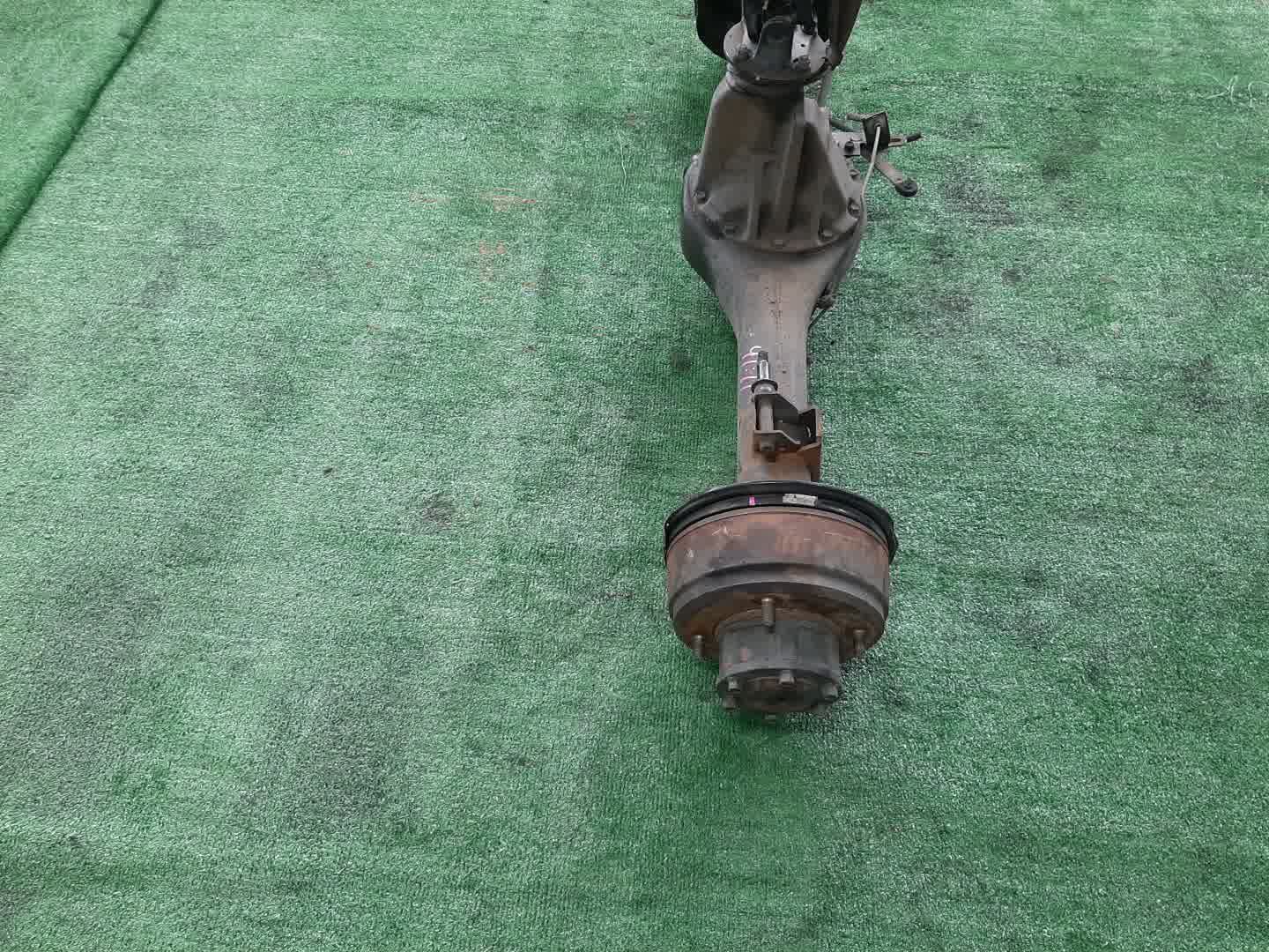 Мост задний NISSAN VANETTE SKF2VN RF 3137 4 ракурс