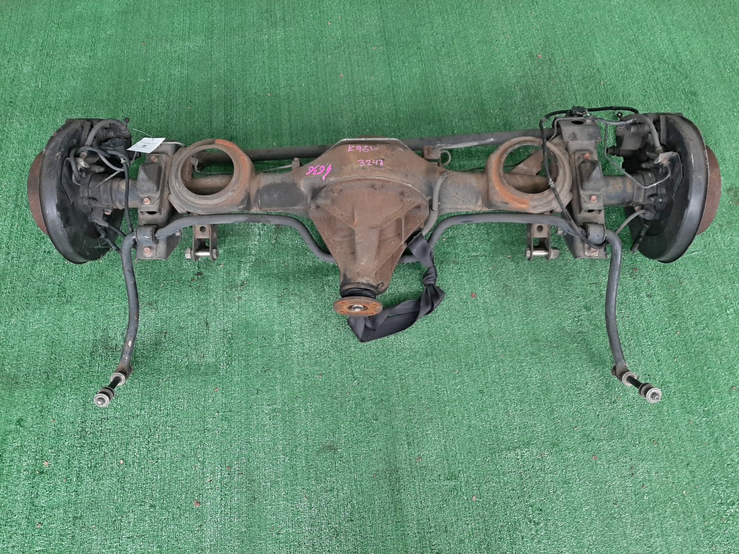 Мост задний MITSUBISHI CHALLENGER K96W 6G72 3247 2 ракурс