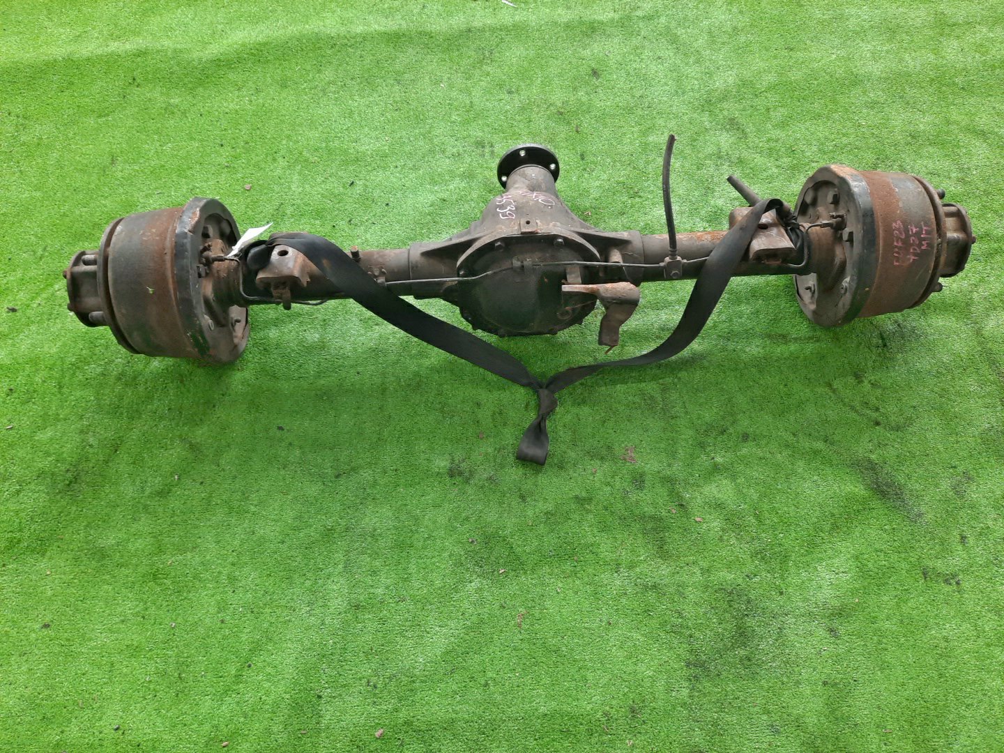Мост задний NISSAN ATLAS F23 TD27 3539 2 ракурс Мост задний NISSAN ATLAS F23 TD27 3539 2 ракурс