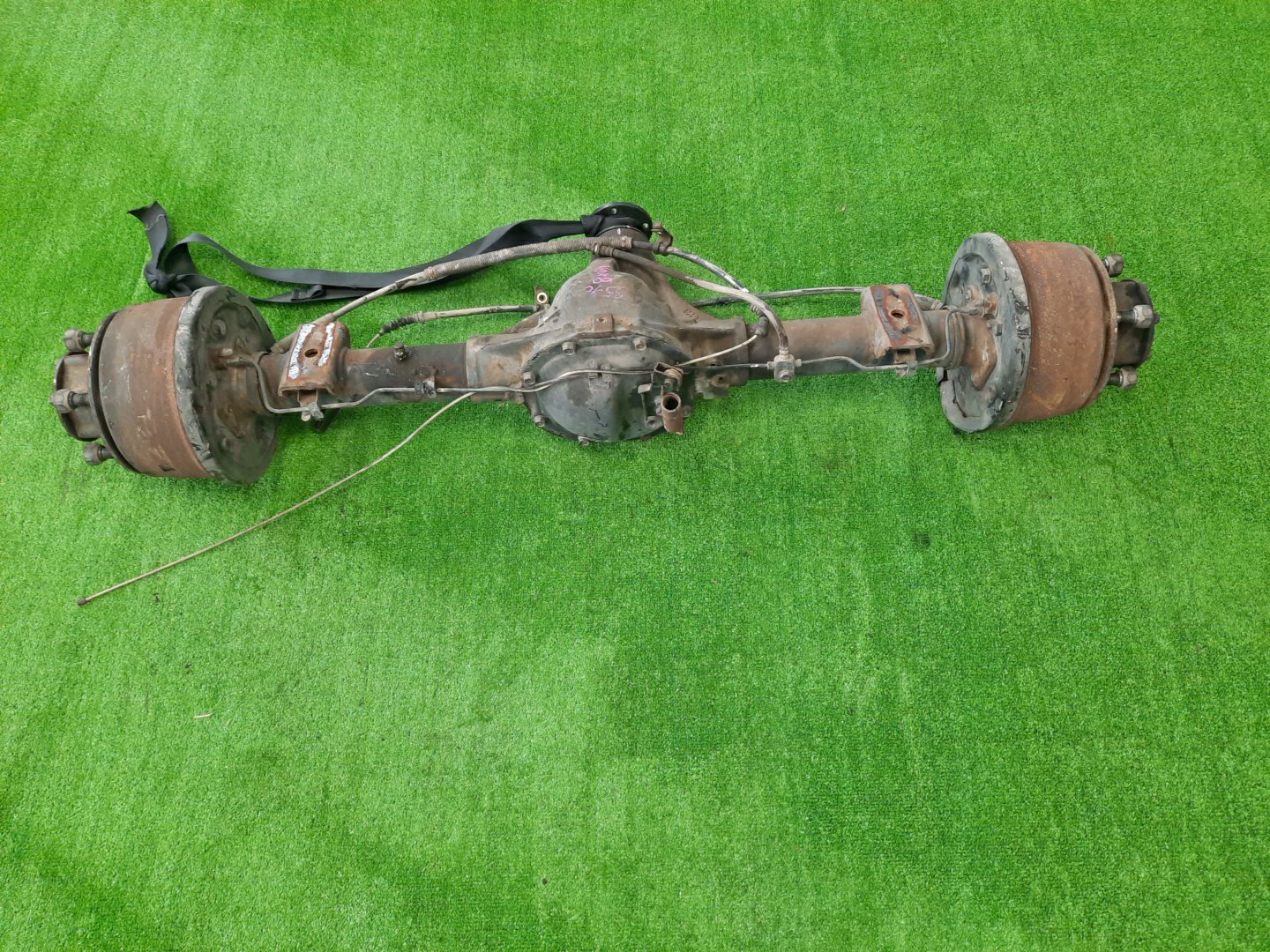 Мост задний NISSAN ATLAS H4F23 KA20DE 3546 1 ракурс Мост задний NISSAN ATLAS H4F23 KA20DE 3546 1 ракурс