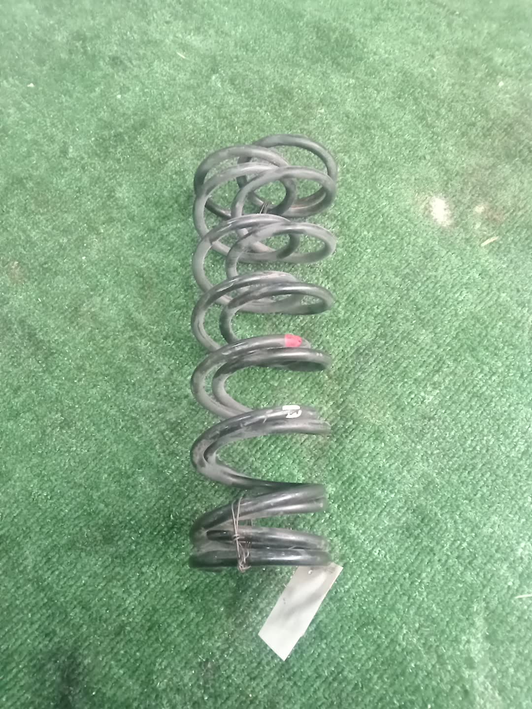 Пружина задняя TOYOTA PIXIS JOY LA250A KF-VE 1 ракурс Пружина задняя TOYOTA PIXIS JOY LA250A KF-VE 1 ракурс
