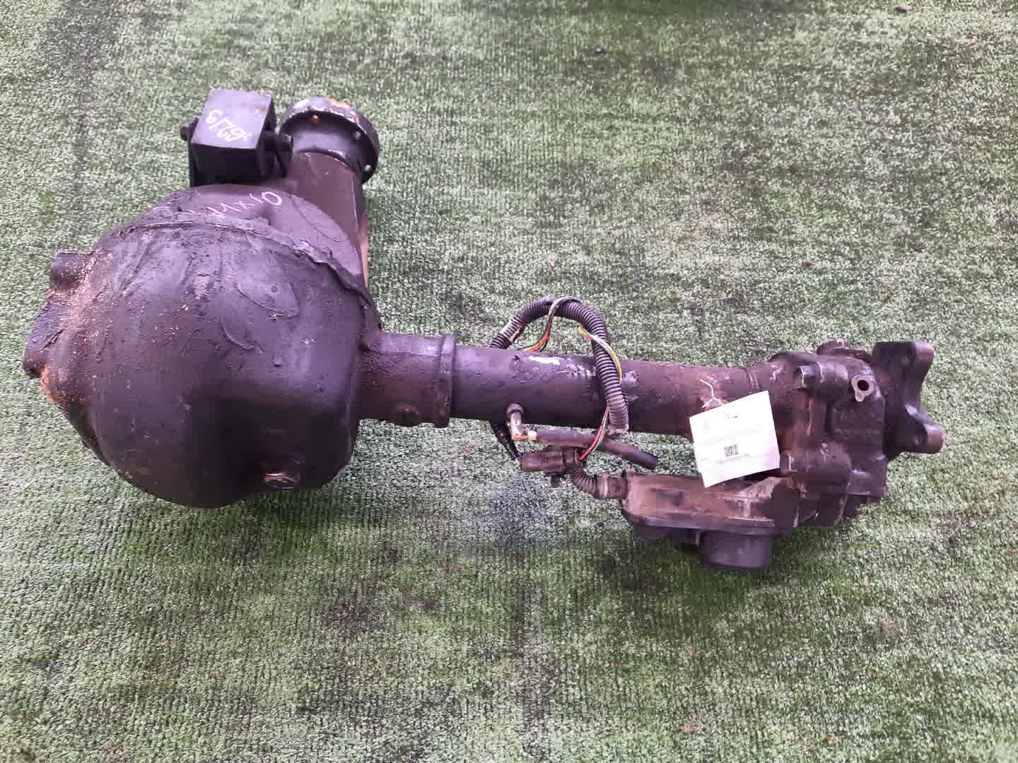 Редуктор передний ISUZU WIZARD UES25FW 6VD1 6219 2 ракурс
