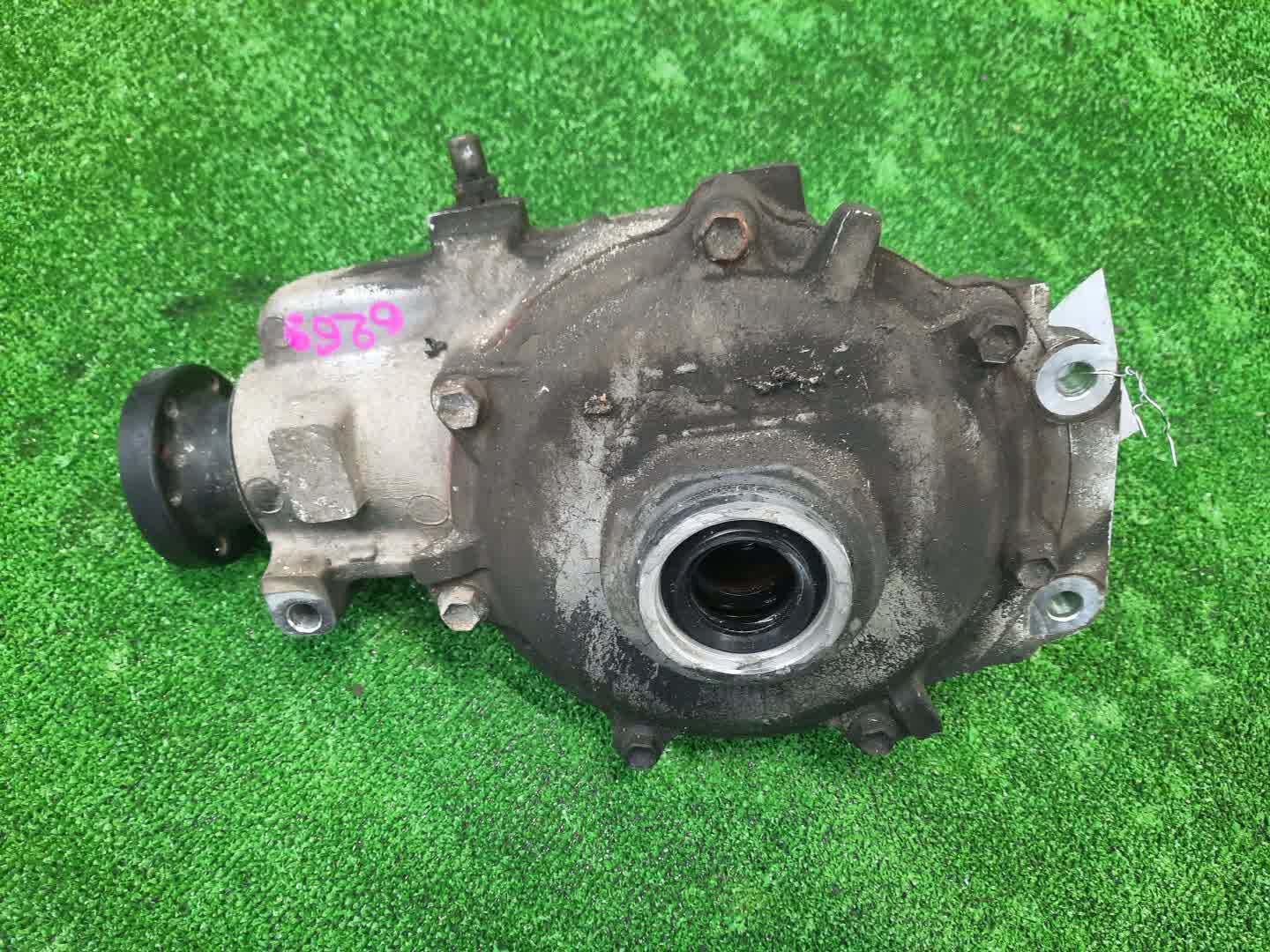 Редуктор передний TOYOTA CROWN JZS157 2JZ-GE 6269 1 ракурс Редуктор передний TOYOTA CROWN JZS157 2JZ-GE 6269 1 ракурс