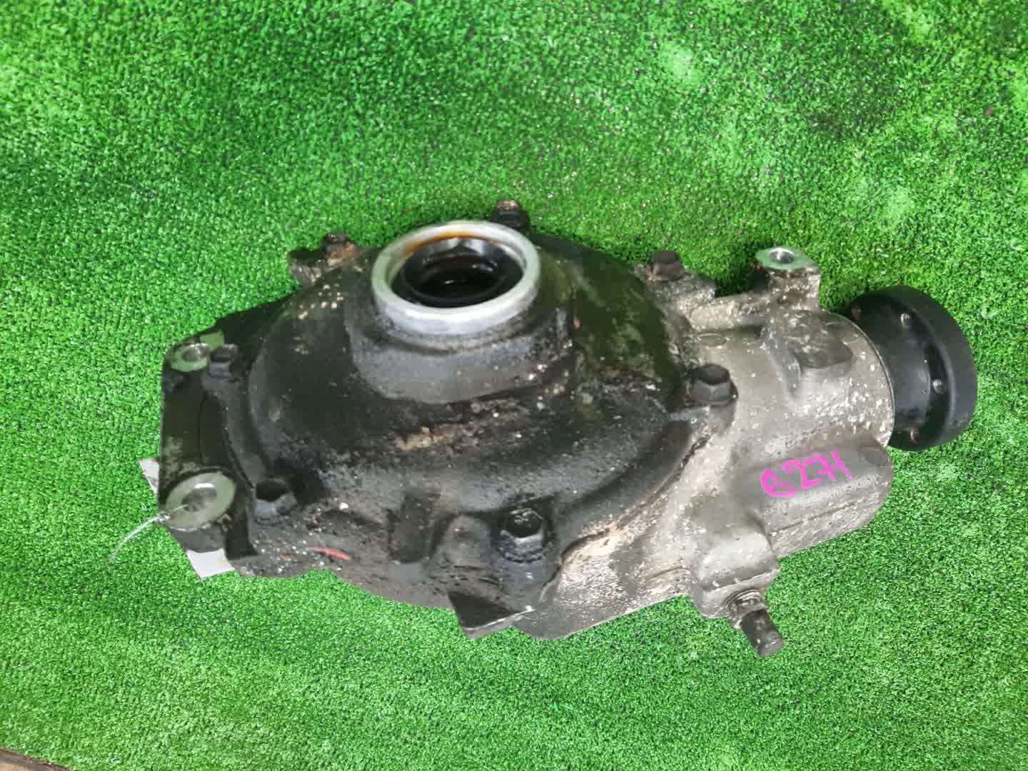 Редуктор передний TOYOTA CROWN JZS173 1JZ-GE 6271 1 ракурс Редуктор передний TOYOTA CROWN JZS173 1JZ-GE 6271 1 ракурс