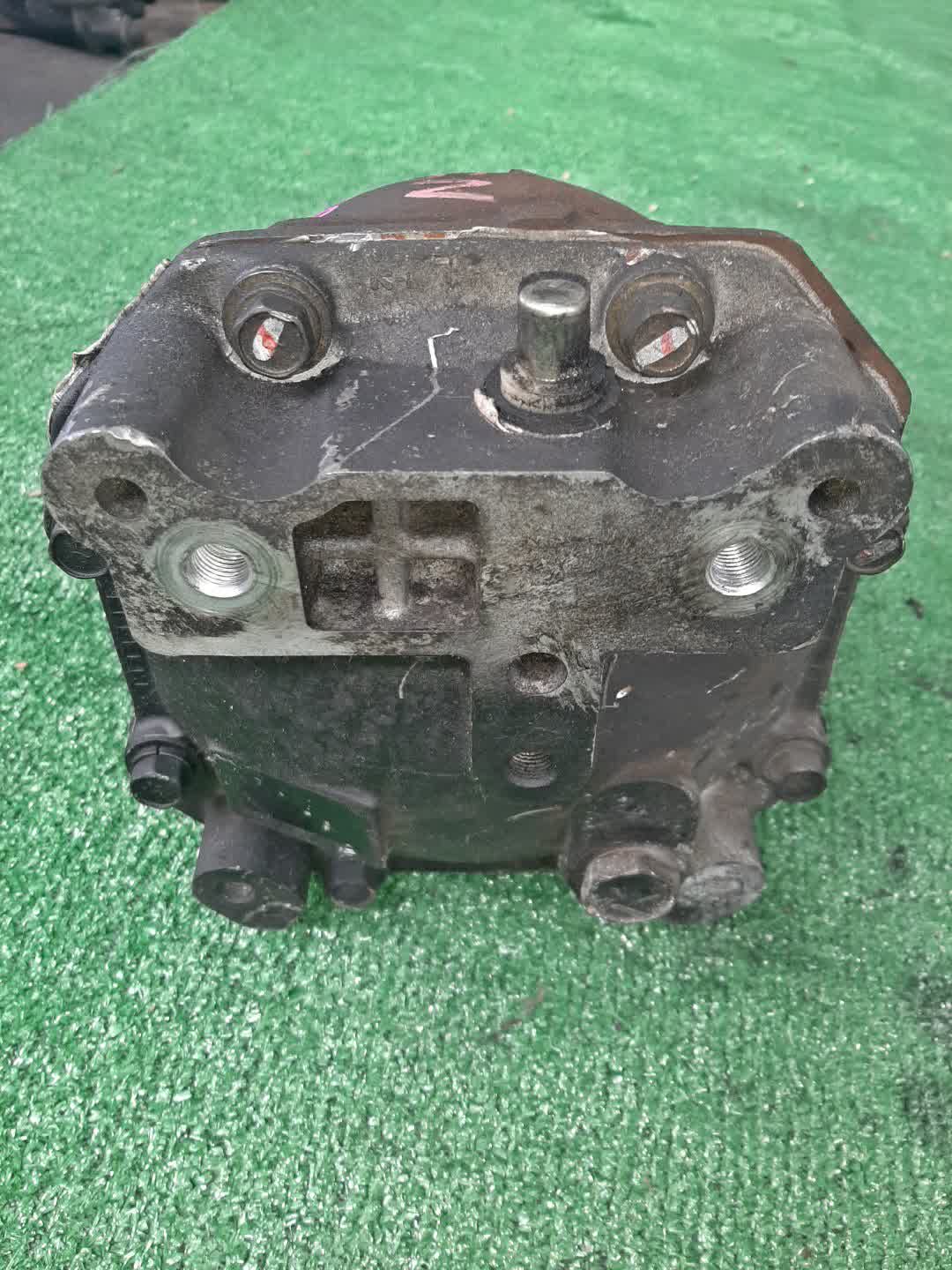 Редуктор задний MITSUBISHI CHARIOT GRANDIS N94W 4G64 6655 3 ракурс
