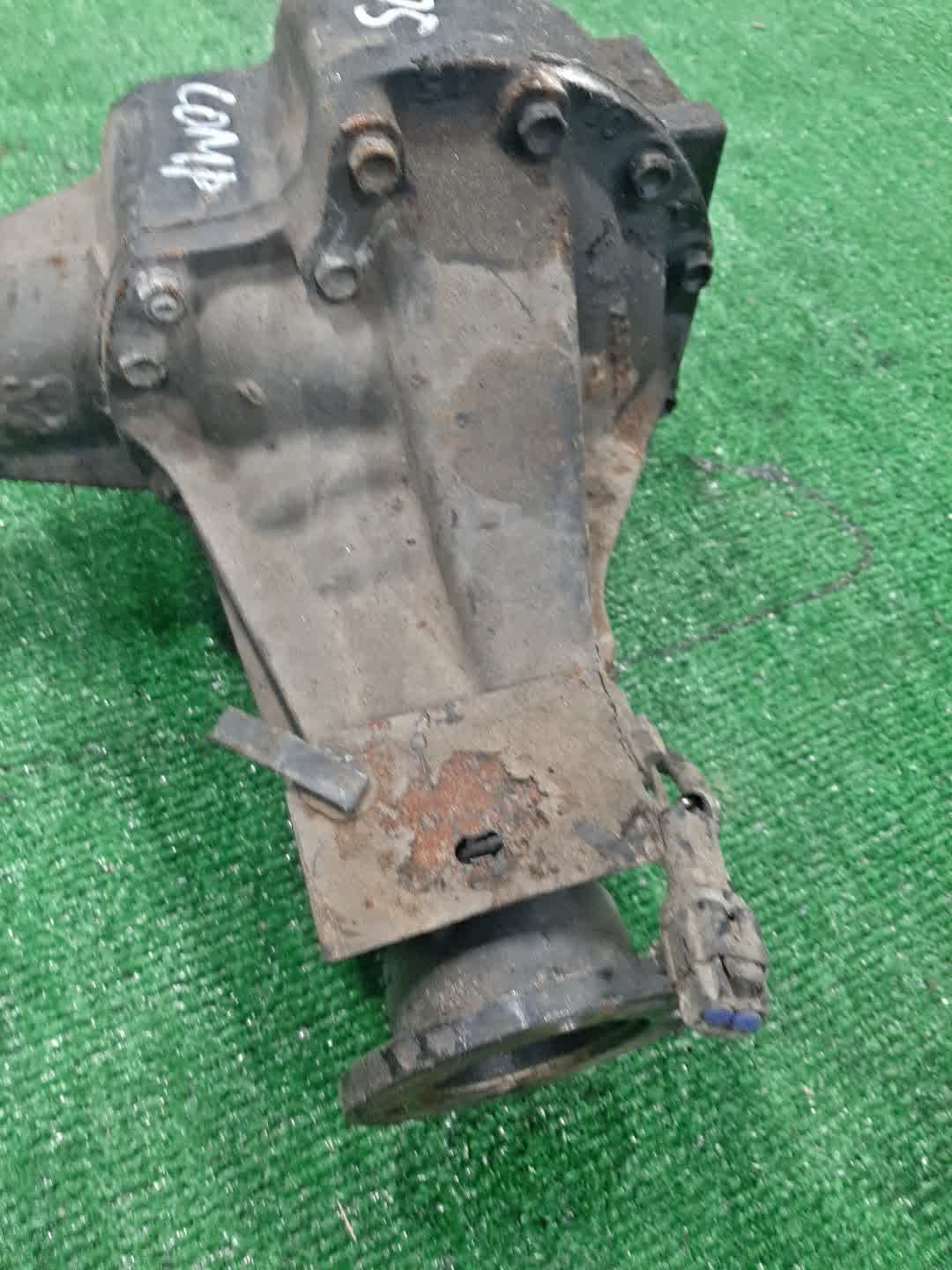 Редуктор передний TOYOTA DYNA XZU675 N04C-T 6684 2 ракурс Редуктор передний TOYOTA DYNA XZU675 N04C-T 6684 2 ракурс