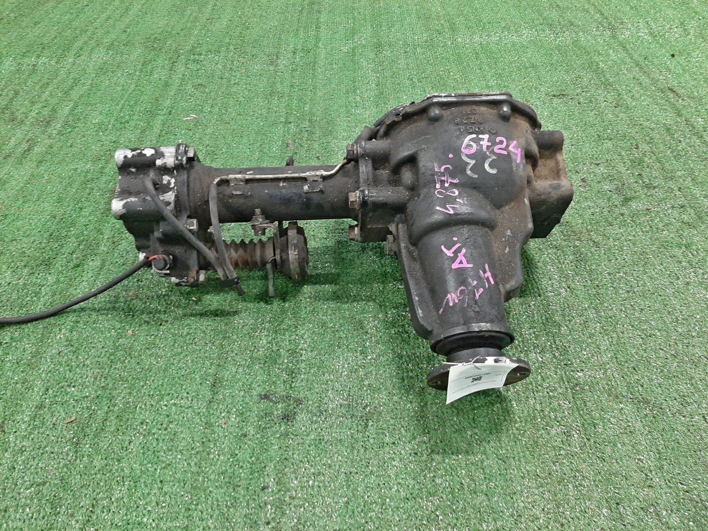 Редуктор передний MITSUBISHI PAJERO IO H76W 4G93 6724 1 ракурс