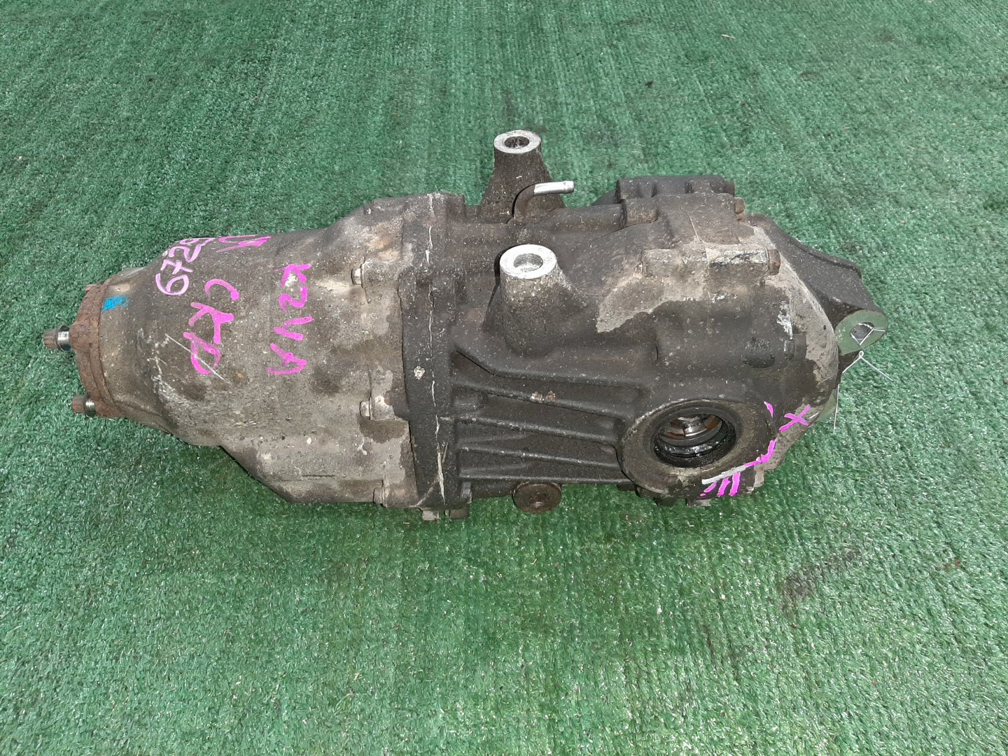 Редуктор задний HONDA CR-V RE4 K24A 6729 2 ракурс Редуктор задний HONDA CR-V RE4 K24A 6729 2 ракурс