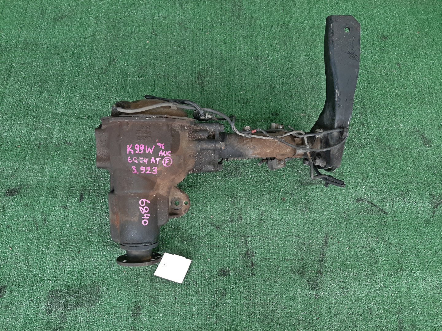 Редуктор передний MITSUBISHI CHALLENGER K99W 6G74 6840 1 ракурс