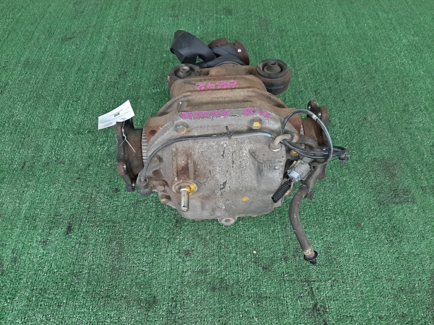 Редуктор задний NISSAN CIMA HF50 VQ30DET 6842 3 ракурс Редуктор задний NISSAN CIMA HF50 VQ30DET 6842 3 ракурс