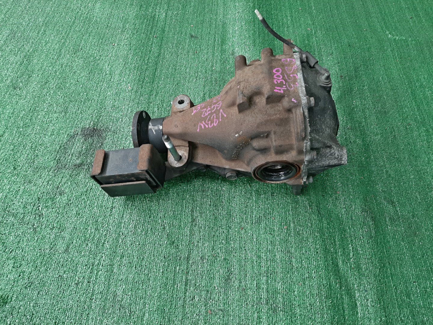 Редуктор задний MITSUBISHI PAJERO V83W 6G72 6853 4 ракурс