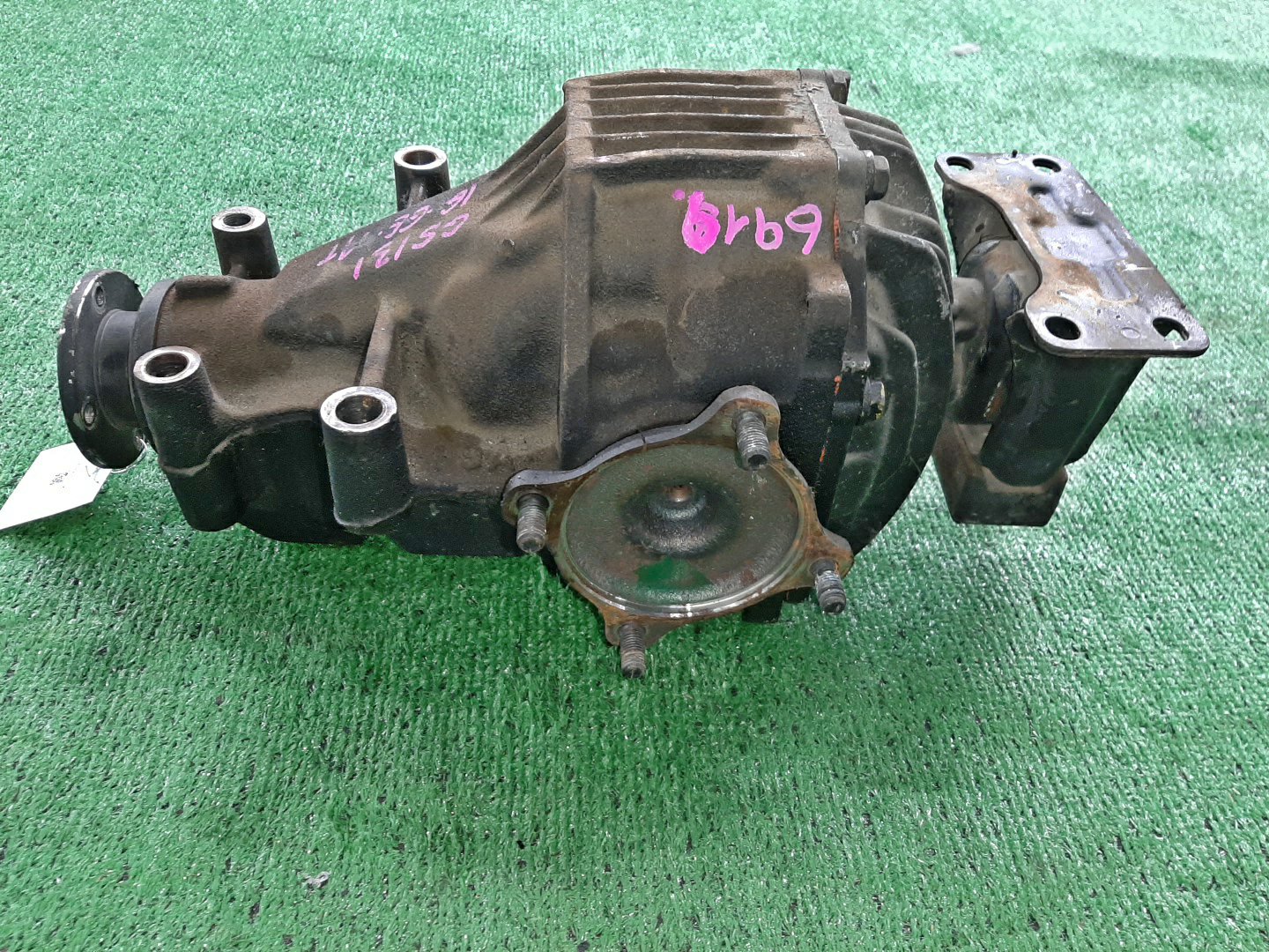 Редуктор задний TOYOTA CROWN GS131 1G-GE 6919 3 ракурс Редуктор задний TOYOTA CROWN GS131 1G-GE 6919 3 ракурс