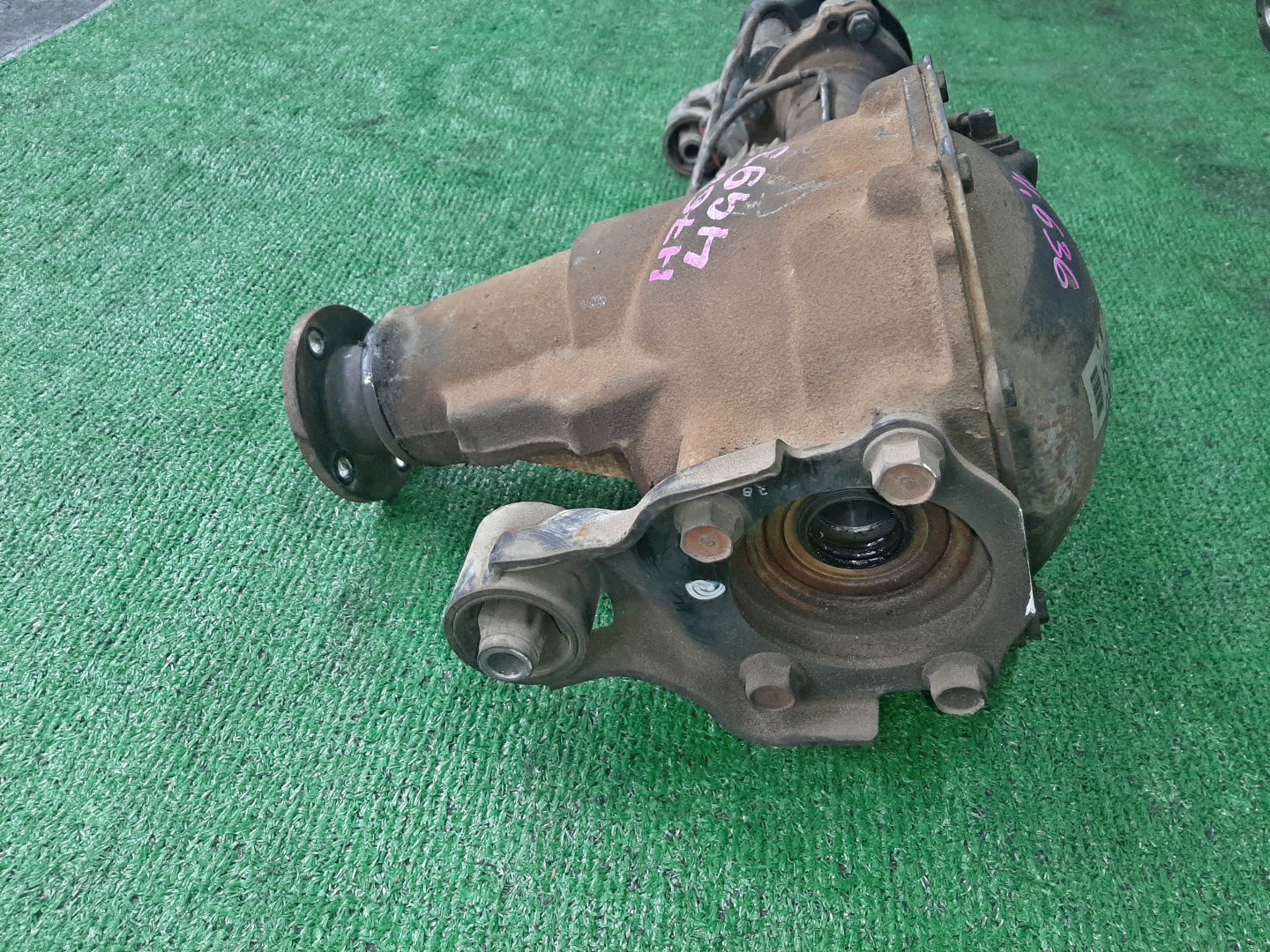 Редуктор передний MITSUBISHI PAJERO IO H76W 4G93 6926 3 ракурс
