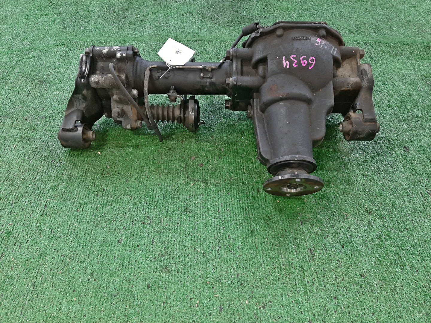 Редуктор передний MITSUBISHI PAJERO IO H76W 4G93 6934 1 ракурс