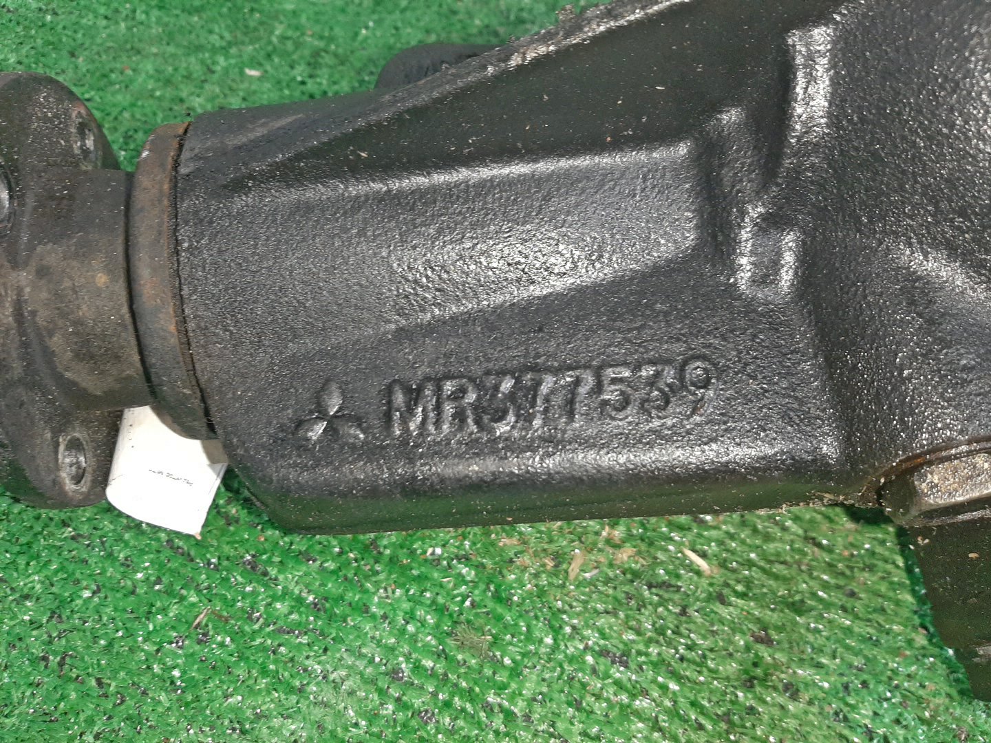 Редуктор передний MITSUBISHI PAJERO IO H76W 4G93 7011 5 ракурс