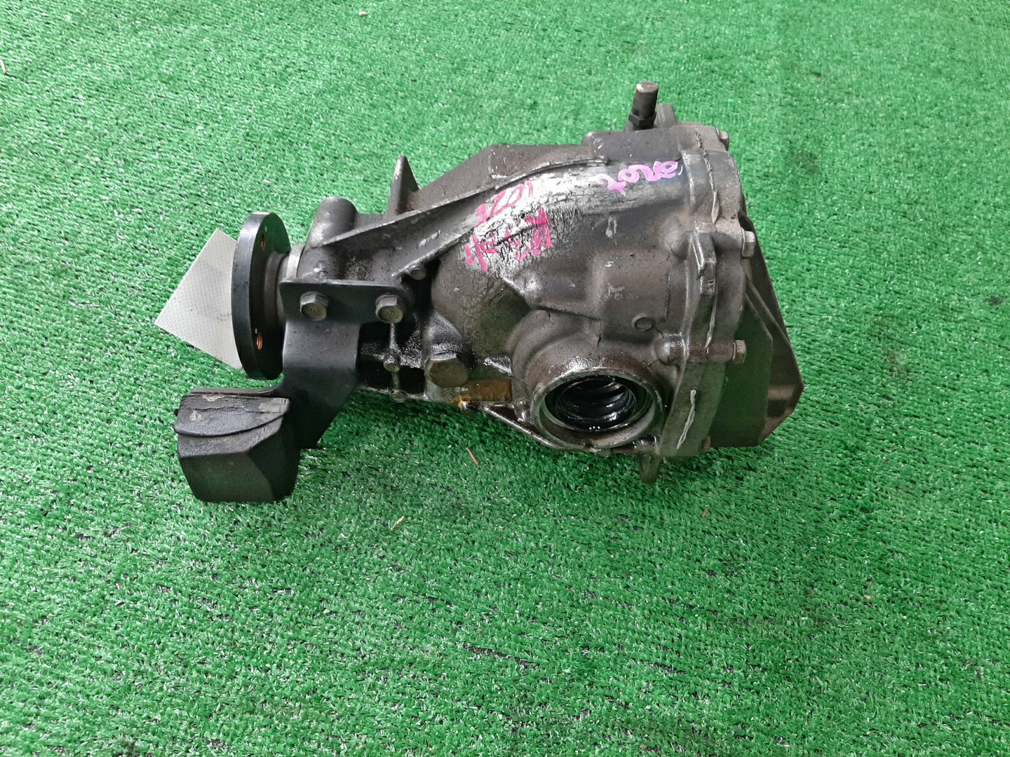 Редуктор передний TOYOTA RUSH J210E 3SZ-VE 7020 2 ракурс Редуктор передний TOYOTA RUSH J210E 3SZ-VE 7020 2 ракурс