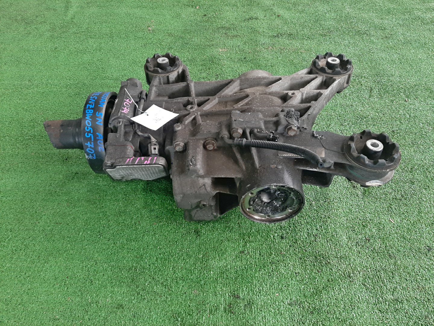 Редуктор задний VOLKSWAGEN TIGUAN 5N2 CCZC 7074 2 ракурс Редуктор задний VOLKSWAGEN TIGUAN 5N2 CCZC 7074 2 ракурс