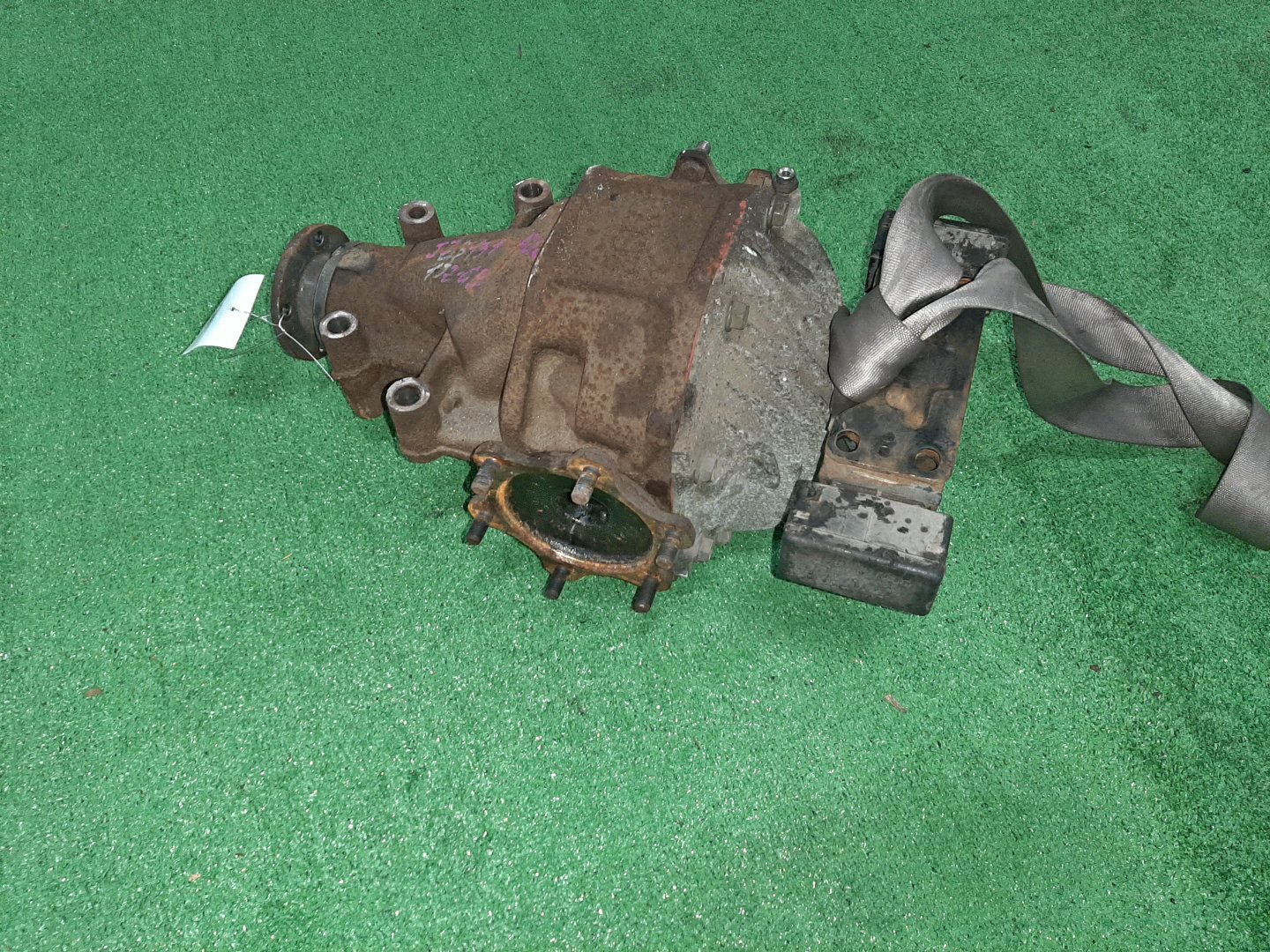 Редуктор задний TOYOTA CROWN JZS131 1JZ-GE 1181 2 ракурс Редуктор задний TOYOTA CROWN JZS131 1JZ-GE 1181 2 ракурс