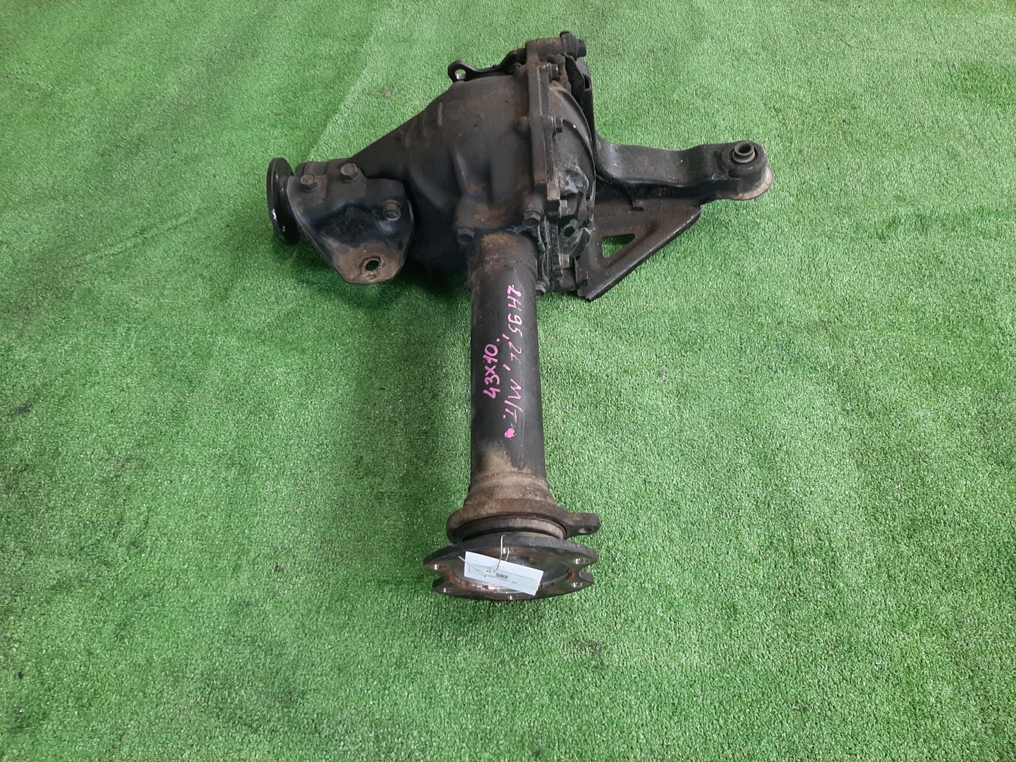 Редуктор передний TOYOTA HIACE LH95 2L 1190 4 ракурс