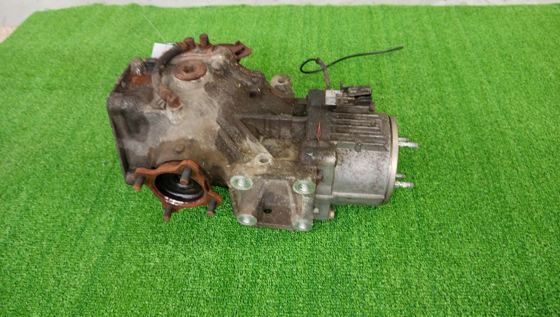 Редуктор задний TOYOTA ISIS ZGM15G 2ZR-FAE 1210 3 ракурс