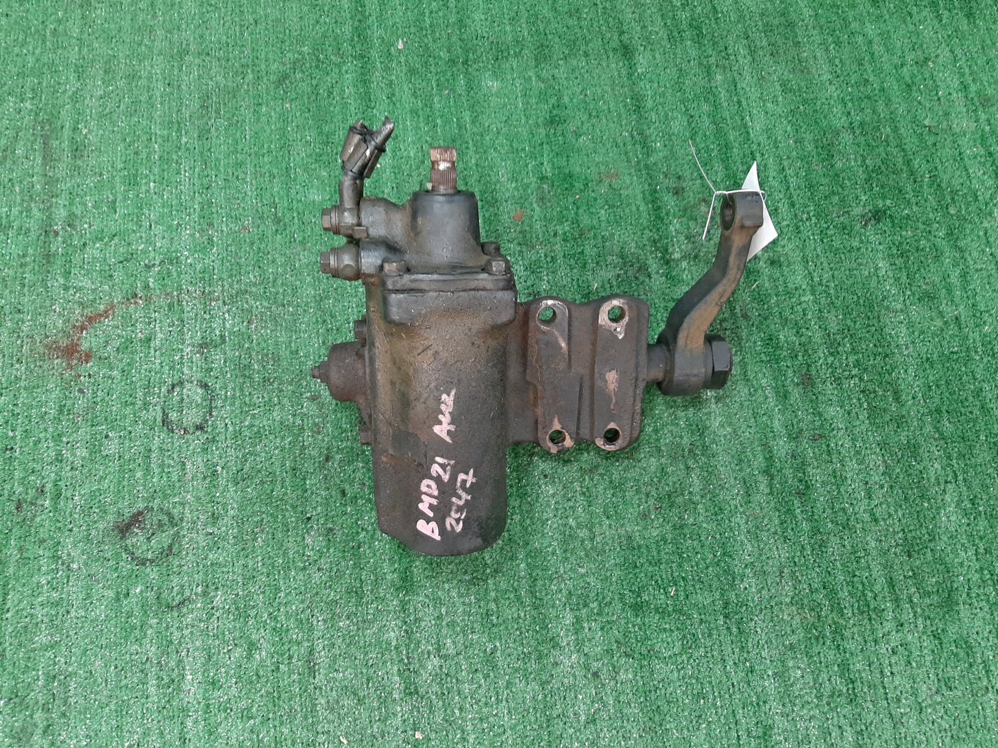 Рулевой редуктор NISSAN DATSUN BMD21 TD27 1 ракурс Рулевой редуктор NISSAN DATSUN BMD21 TD27 1 ракурс