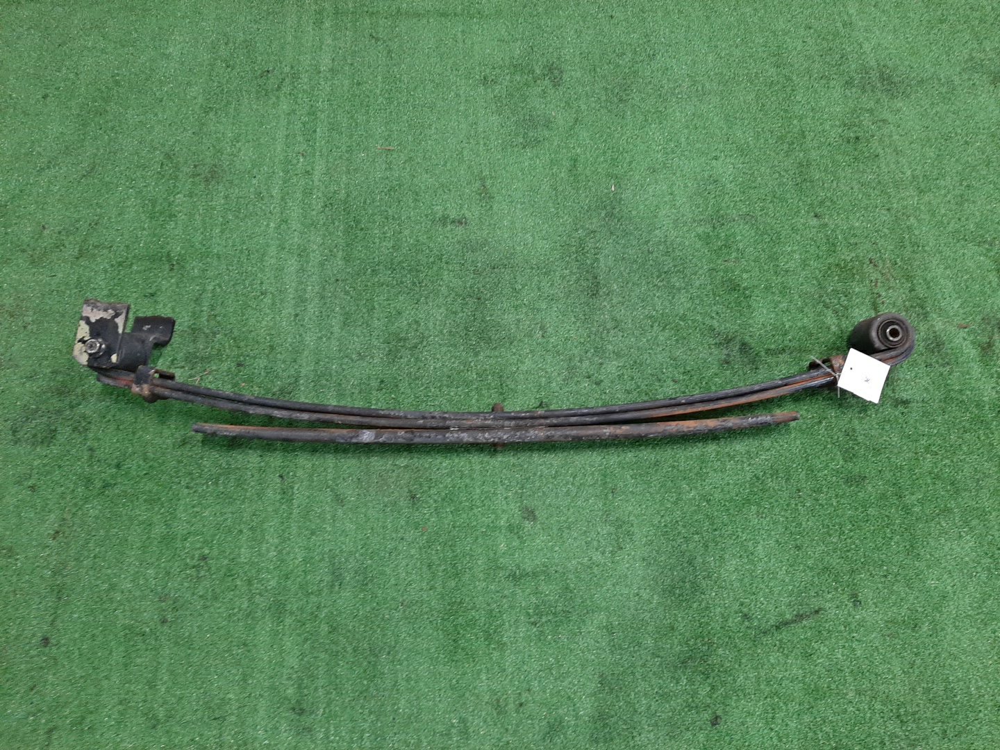 Рессора правая задняя NISSAN ATLAS AKR71 4HG1 5520 2 ракурс