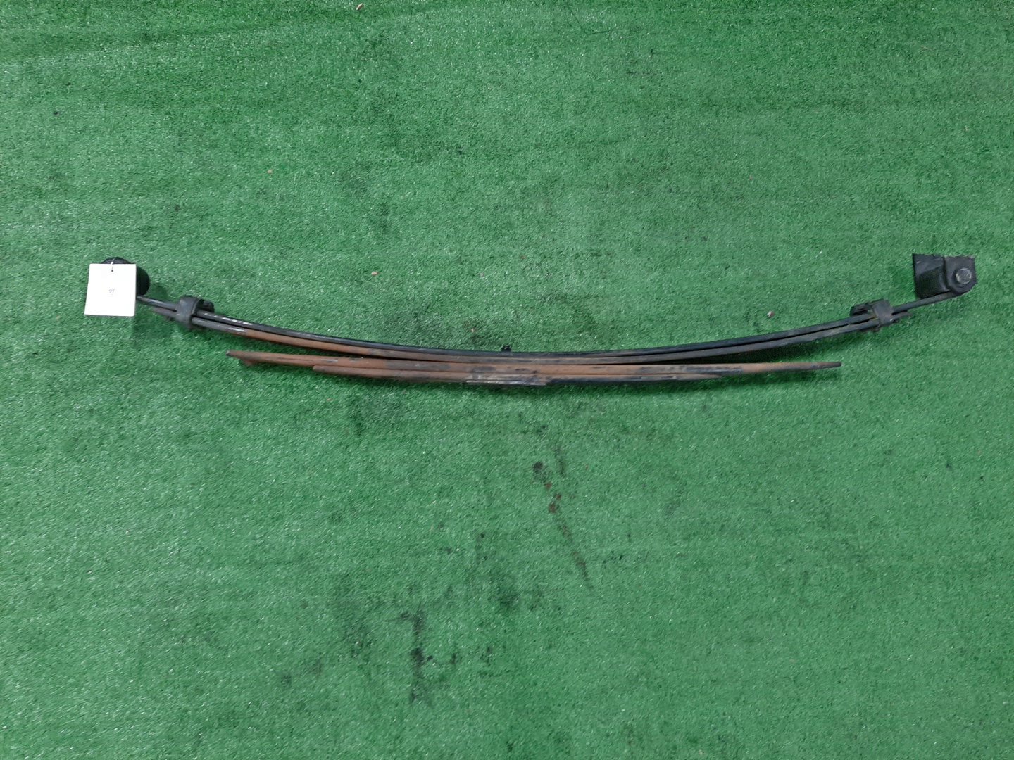Рессора правая задняя MAZDA BONGO SK82V F8 5563 2 ракурс