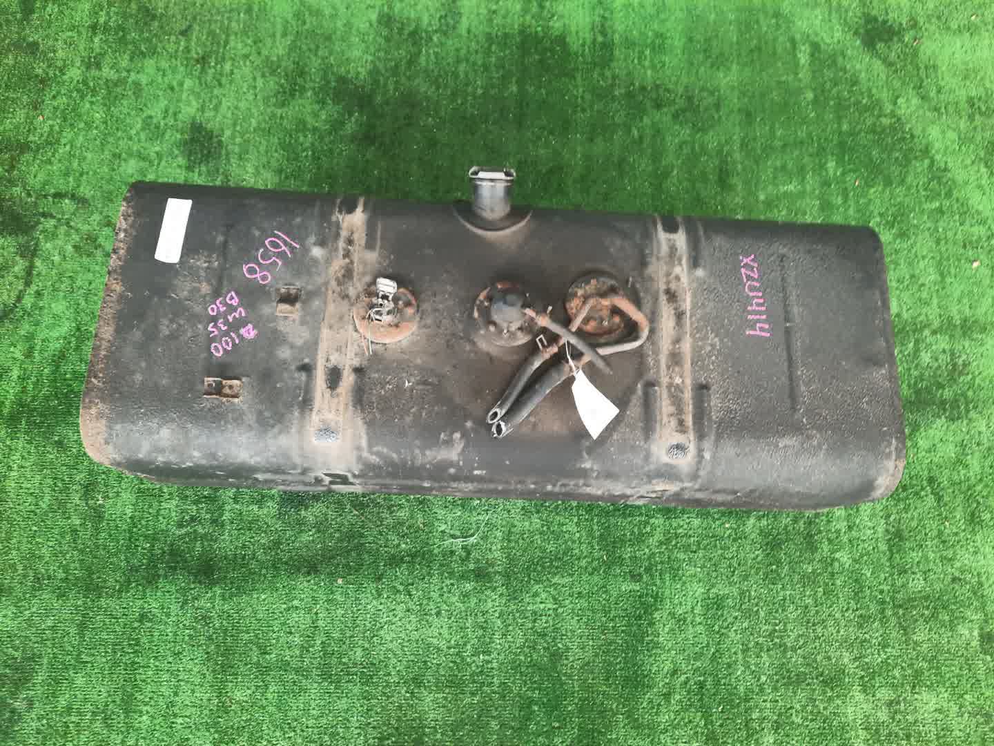 Топливный бак TOYOTA DYNA XZU414 N04C 1658 1 ракурс