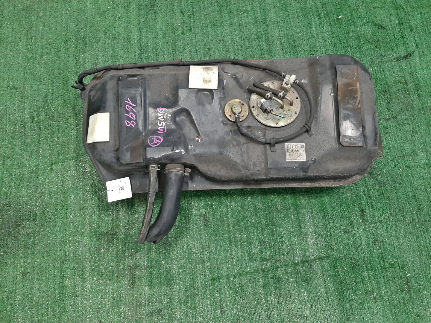 Топливный бак MAZDA DEMIO DW5W B5 1698 1 ракурс