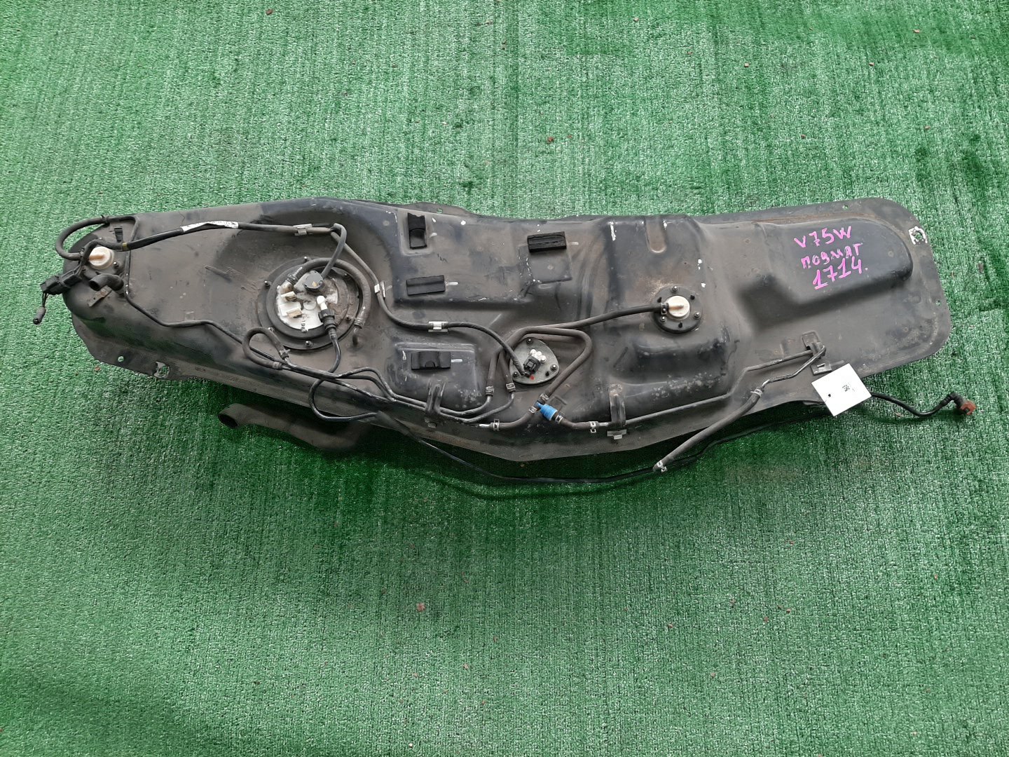 Топливный бак MITSUBISHI PAJERO V65W 6G74 1714 1 ракурс