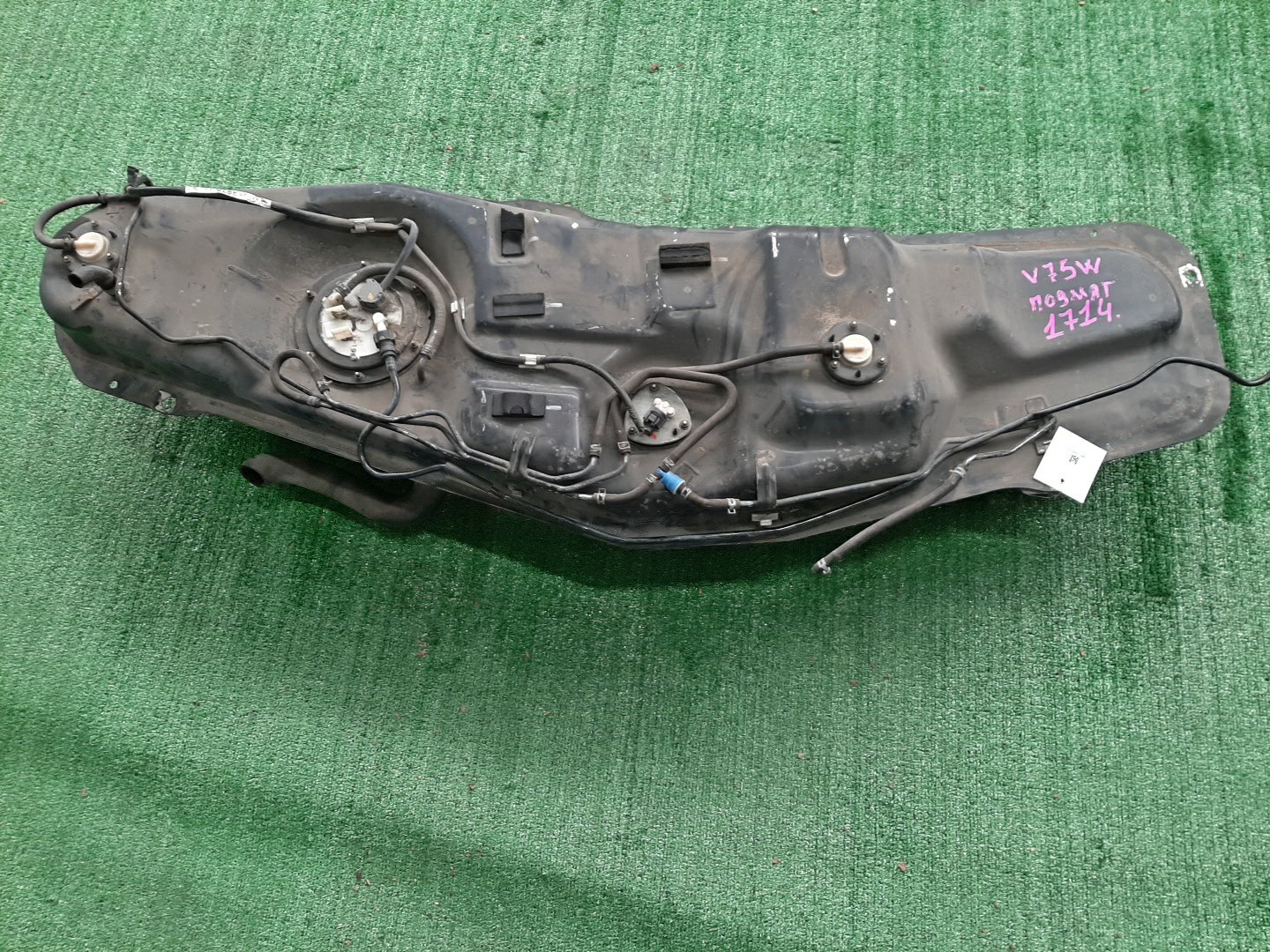 Топливный бак MITSUBISHI PAJERO V65W 6G74 1714 2 ракурс
