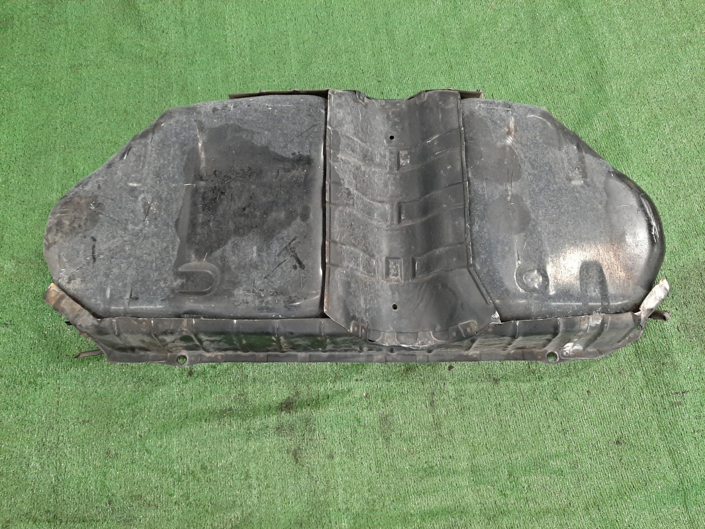 Топливный бак MITSUBISHI CHARIOT GRANDIS N84W 4G64 1752 3 ракурс