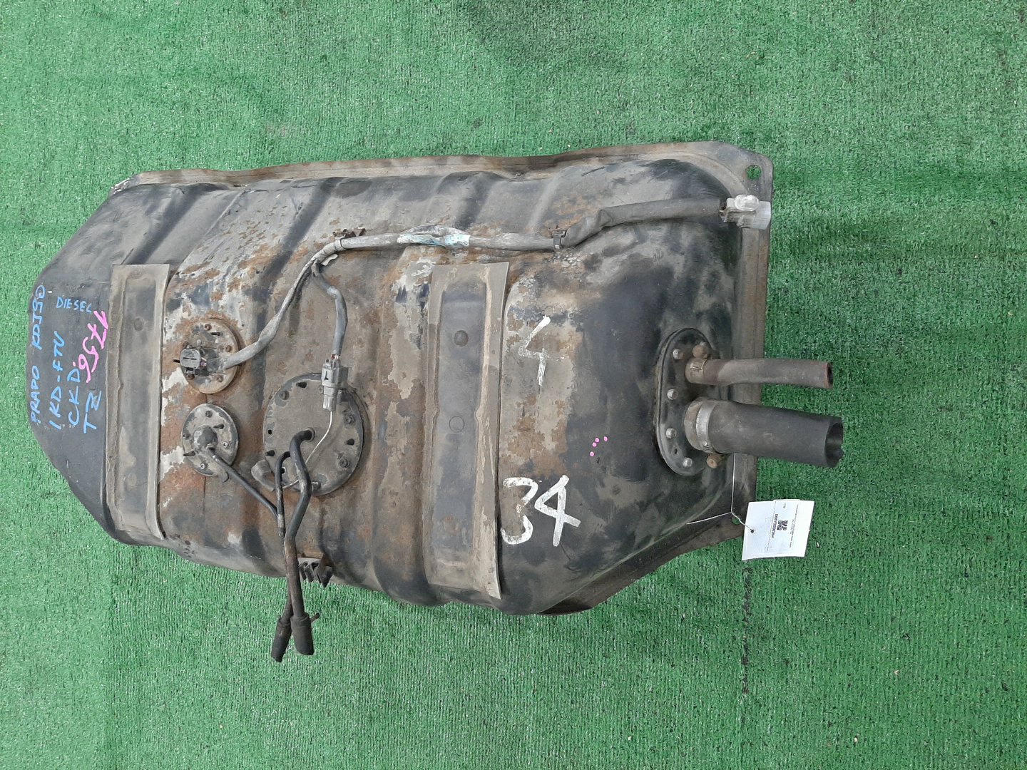 Топливный бак TOYOTA LAND CRUISER PRADO KDJ90W 1KD-FTV 1756 2 ракурс Топливный бак TOYOTA LAND CRUISER PRADO KDJ90W 1KD-FTV 1756 2 ракурс