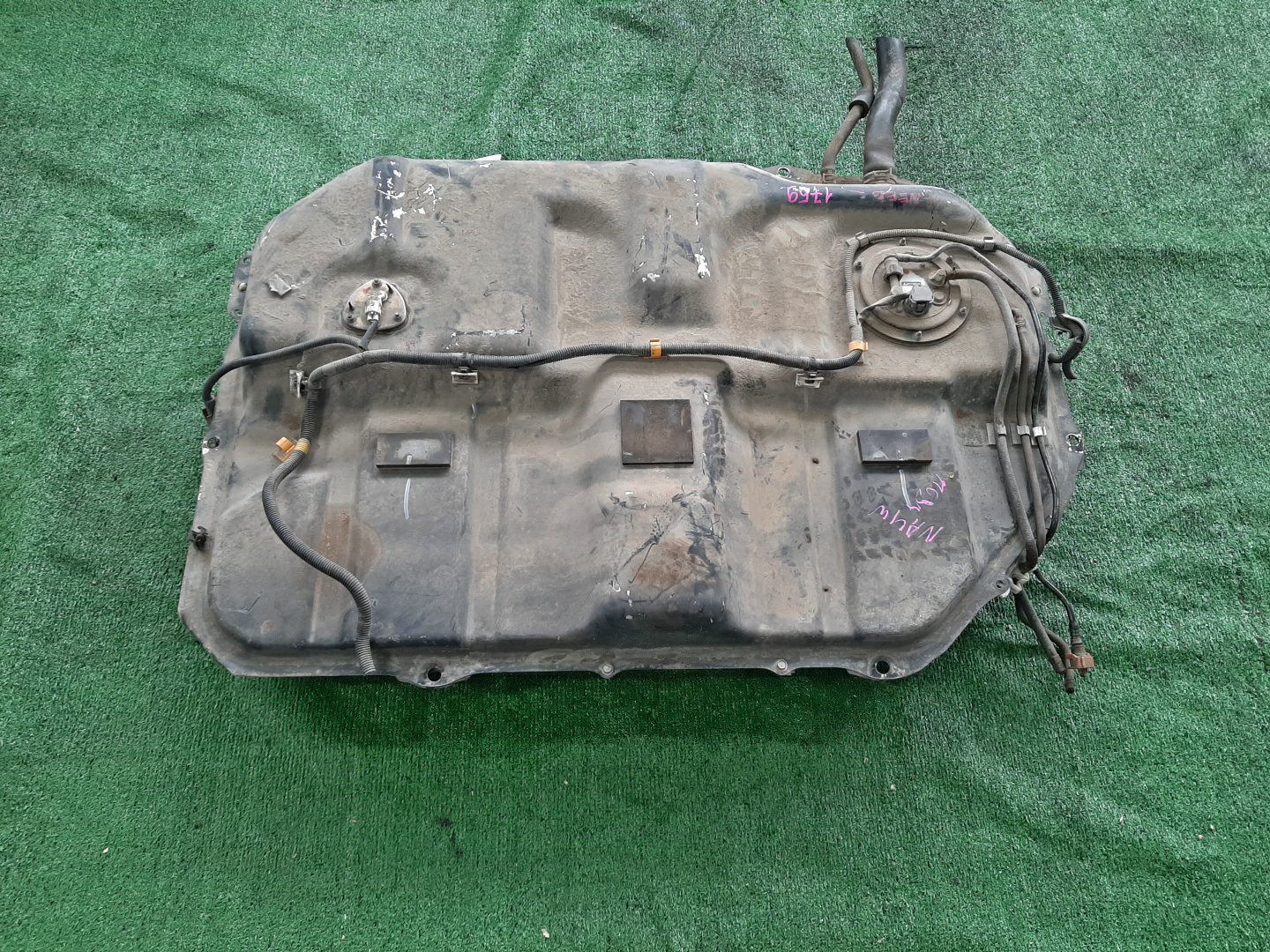 Топливный бак MITSUBISHI GRANDIS NA4W 4G69 1759 1 ракурс