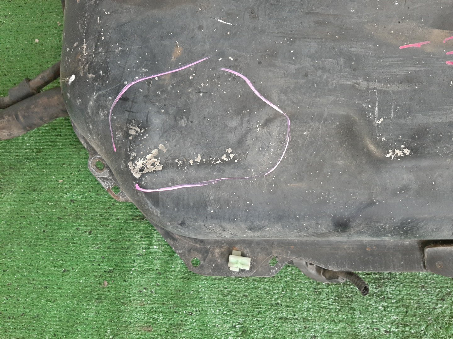 Топливный бак MITSUBISHI GRANDIS NA4W 4G69 1759 4 ракурс